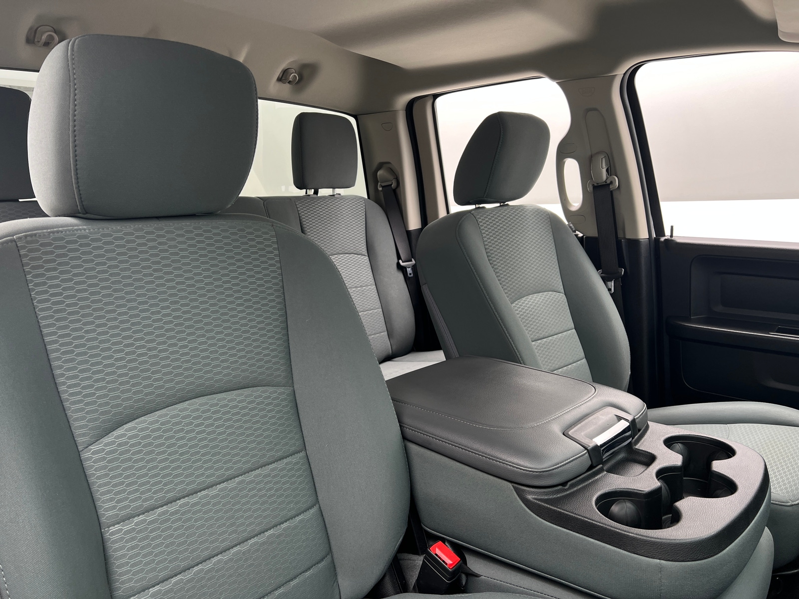 Thumbnail: 2020 RAM 1500 Classic - 2