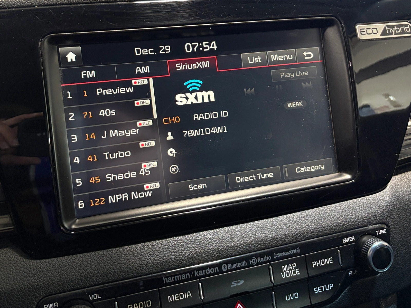 Thumbnail: 2017 Kia Niro - 3