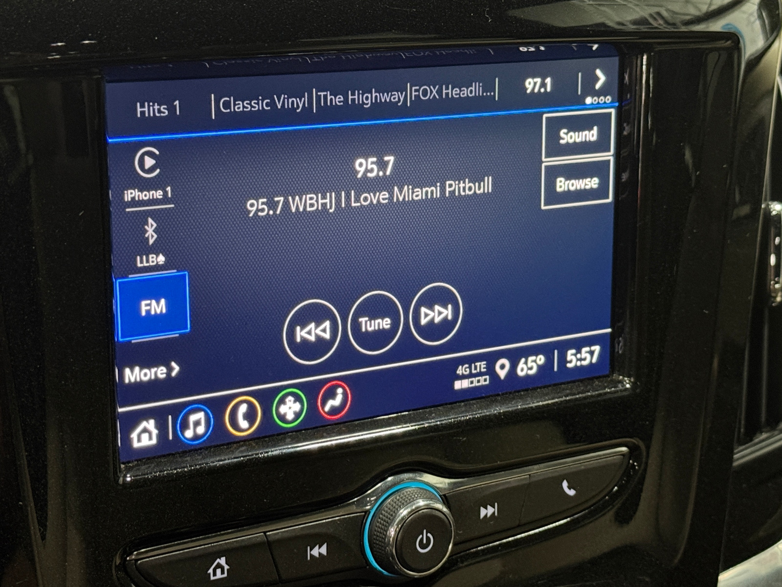 Thumbnail: 2023 Chevrolet Traverse - 4