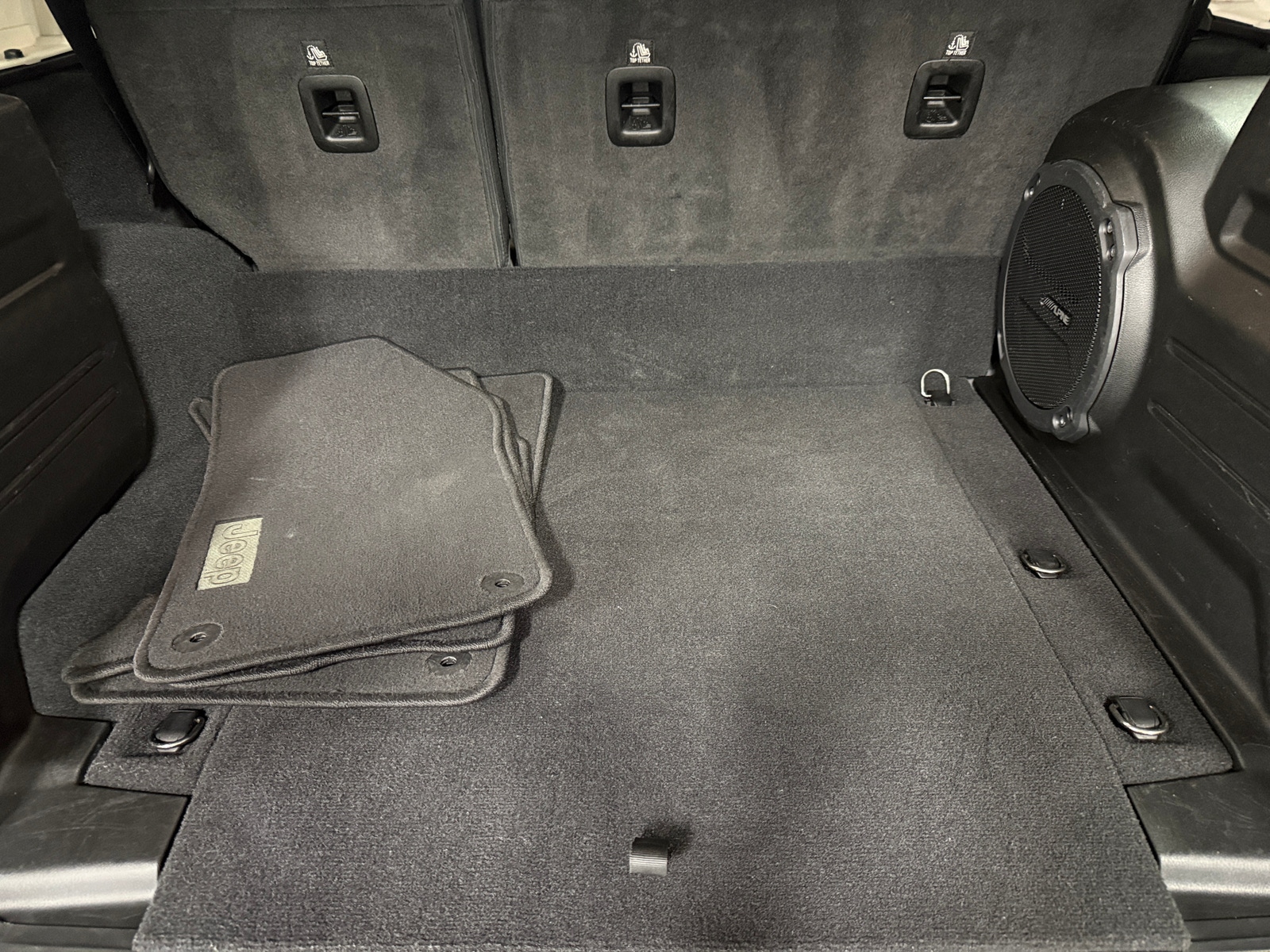 Thumbnail: 2022 Jeep Wrangler - 6