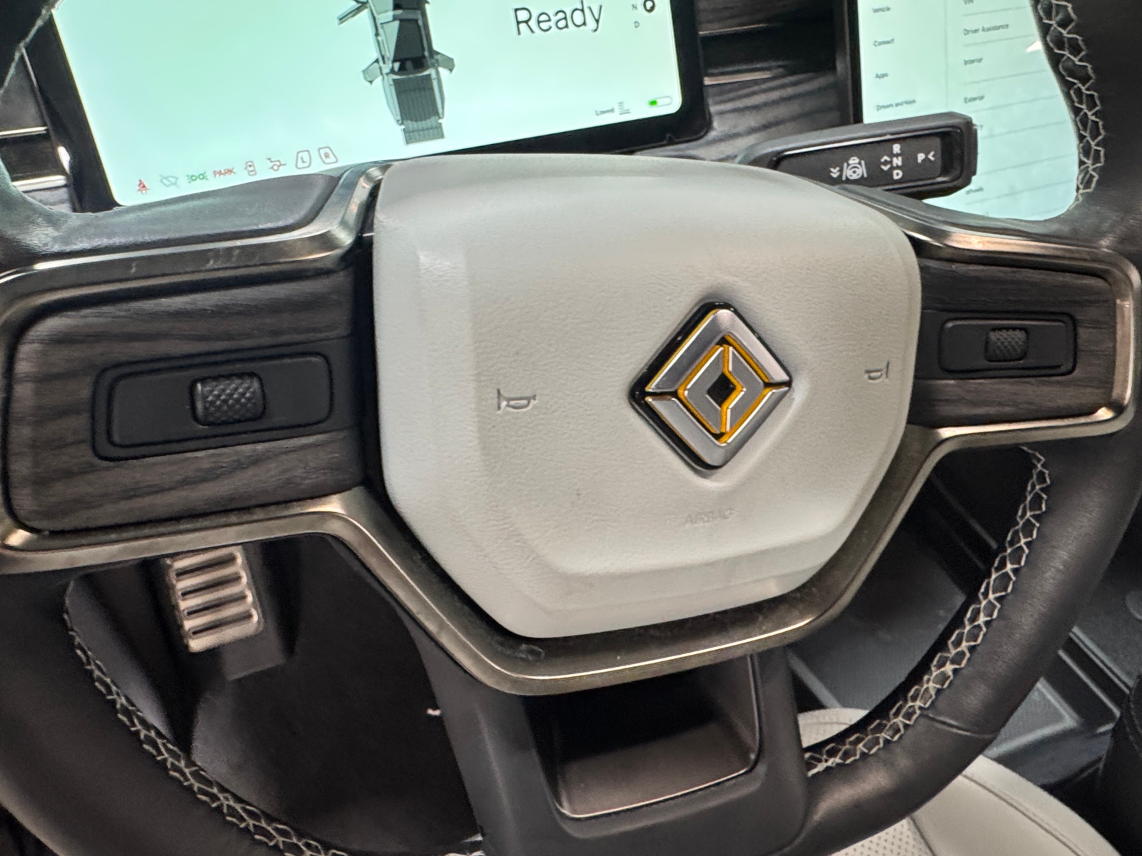 Thumbnail: 2022 Rivian R1T - 4