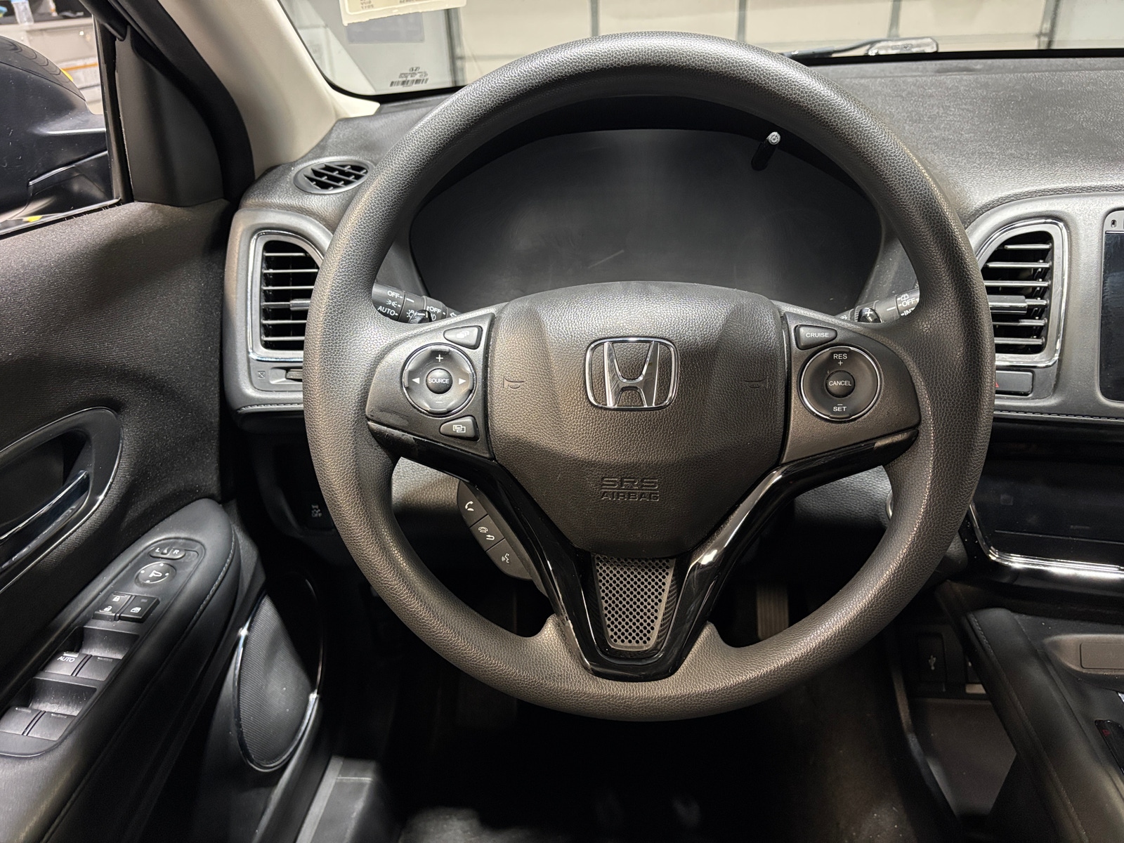 Thumbnail: 2017 Honda HR-V - 5