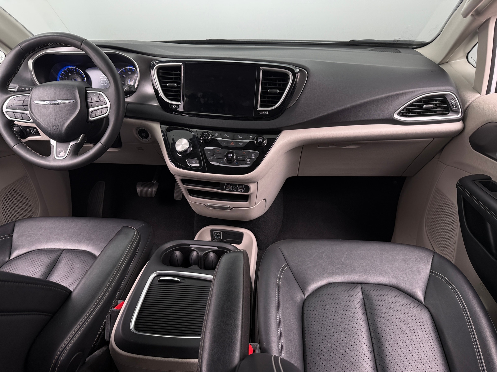 Thumbnail: 2024 Chrysler Pacifica - 2