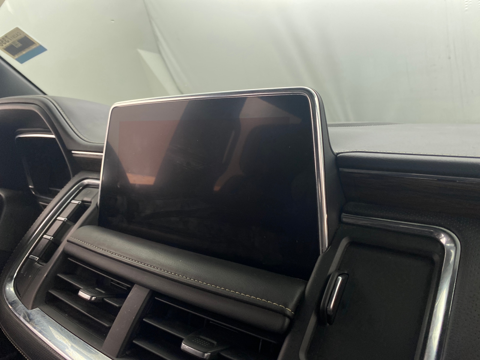 Thumbnail: 2022 Chevrolet Tahoe - 3