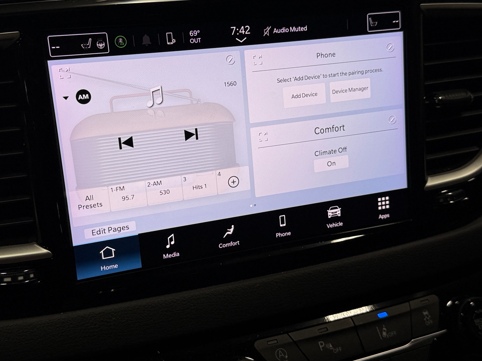 Thumbnail: 2024 Chrysler Pacifica - 3