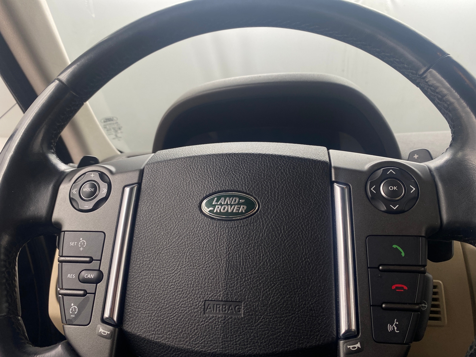 Thumbnail: 2016 Land Rover LR4 - 4