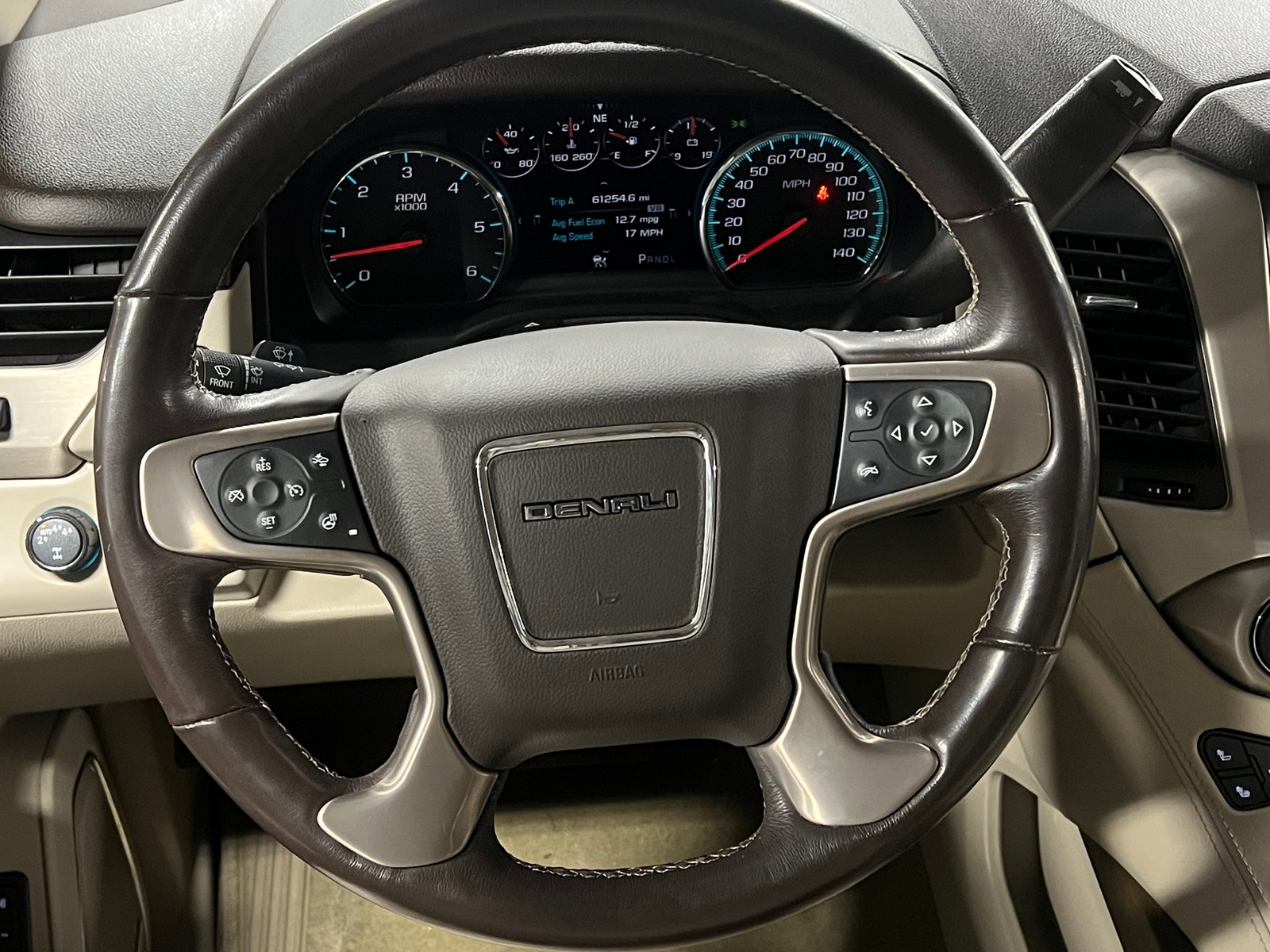 Thumbnail: 2019 GMC Yukon XL - 4