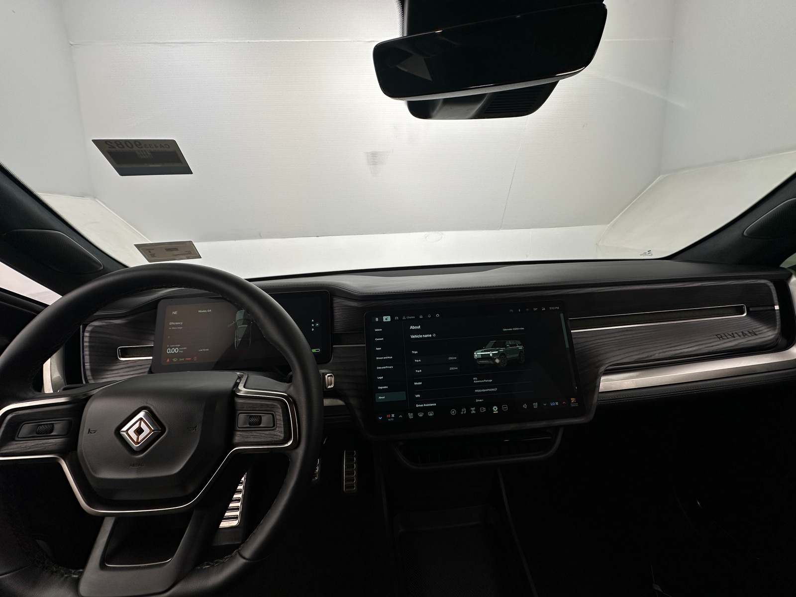 Thumbnail: 2023 Rivian R1S - 2