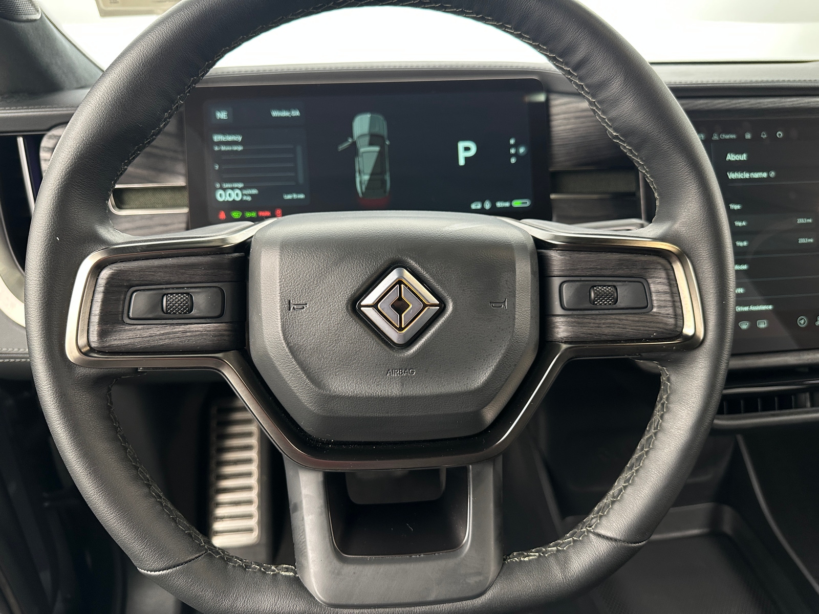 Thumbnail: 2023 Rivian R1S - 4