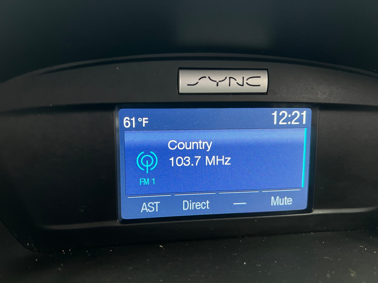 Thumbnail: 2015 Ford Escape - 4