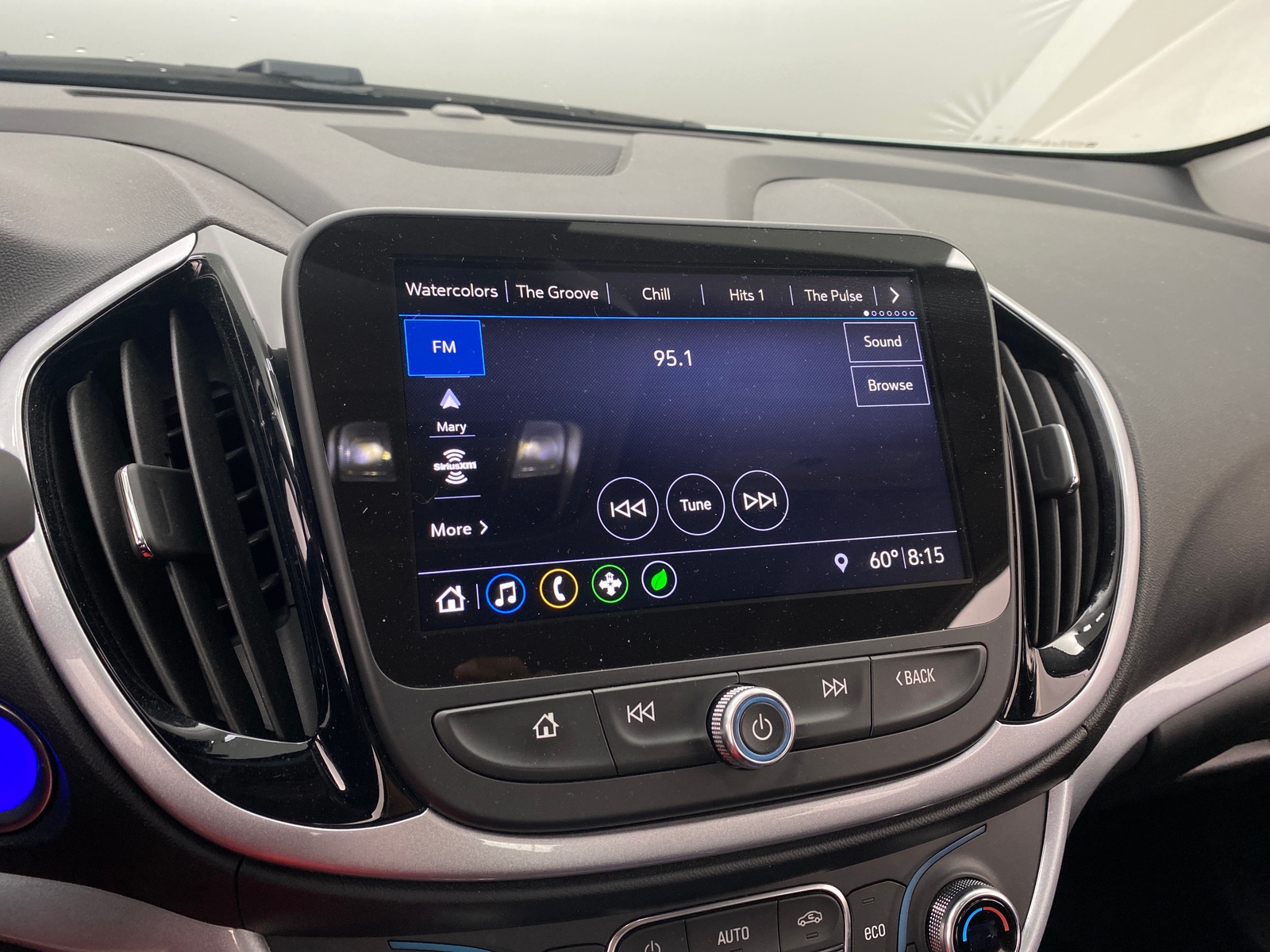 Thumbnail: 2019 Chevrolet Volt - 3