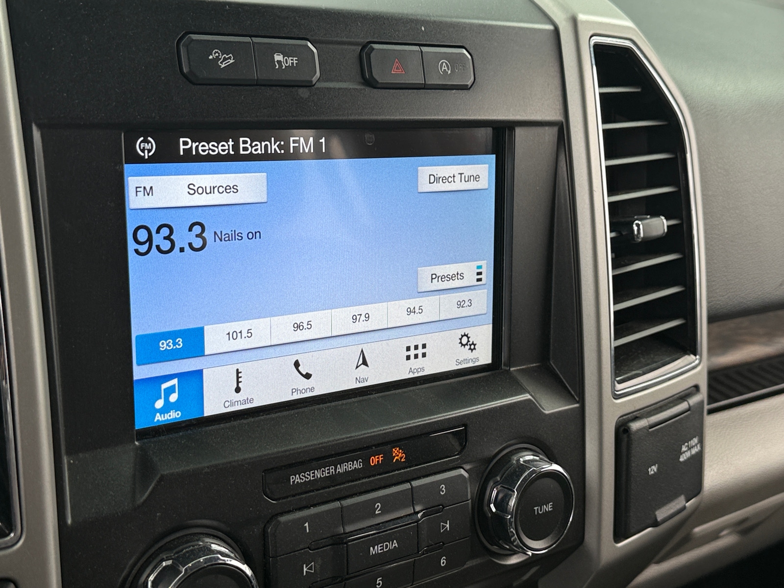 Thumbnail: 2018 Ford Econoline - 3