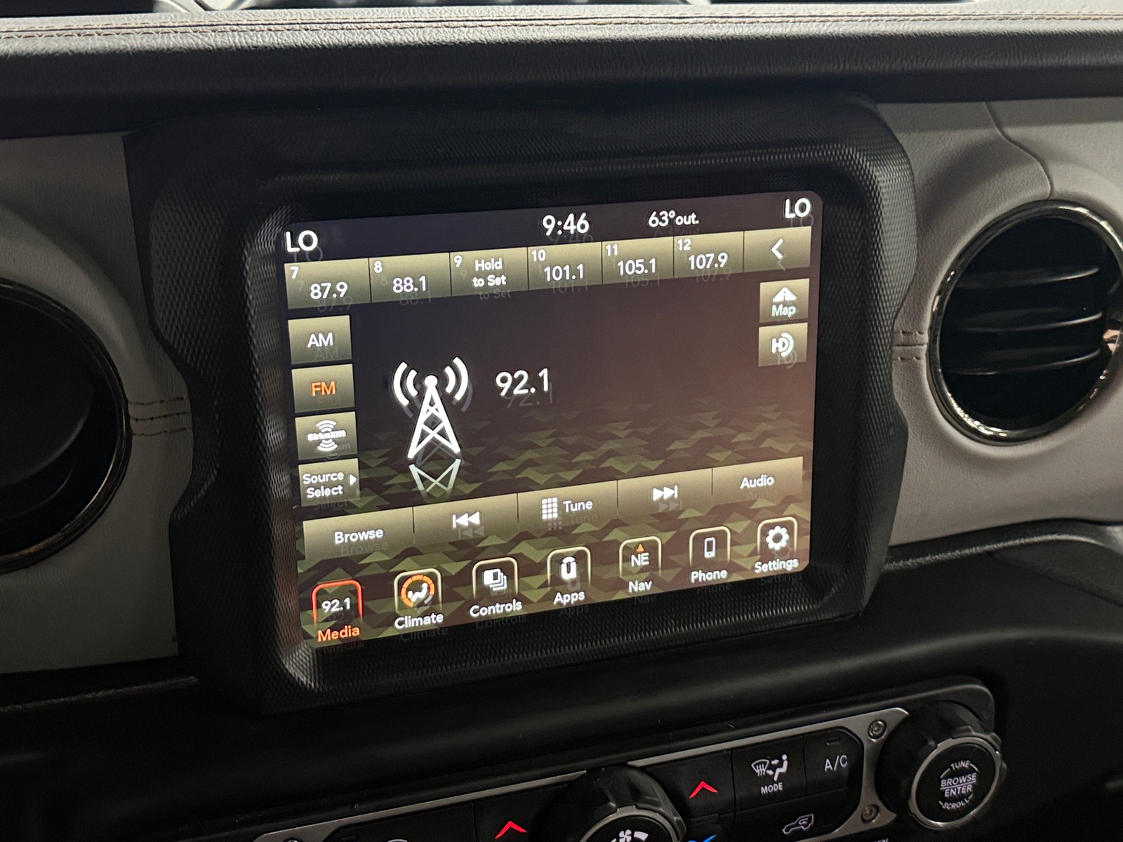 Thumbnail: 2021 Jeep Wrangler - 3