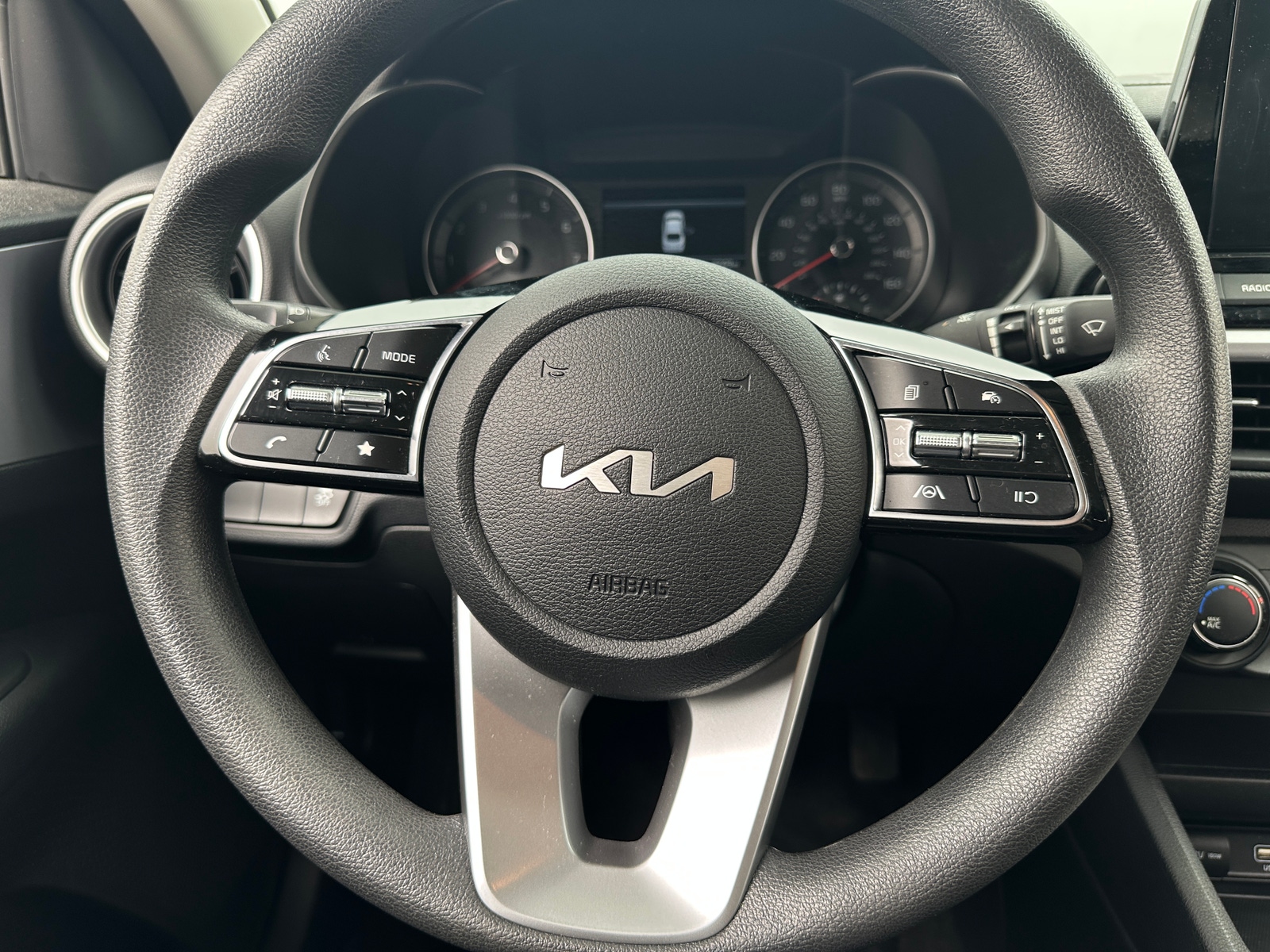 Thumbnail: 2022 Kia Forte - 5