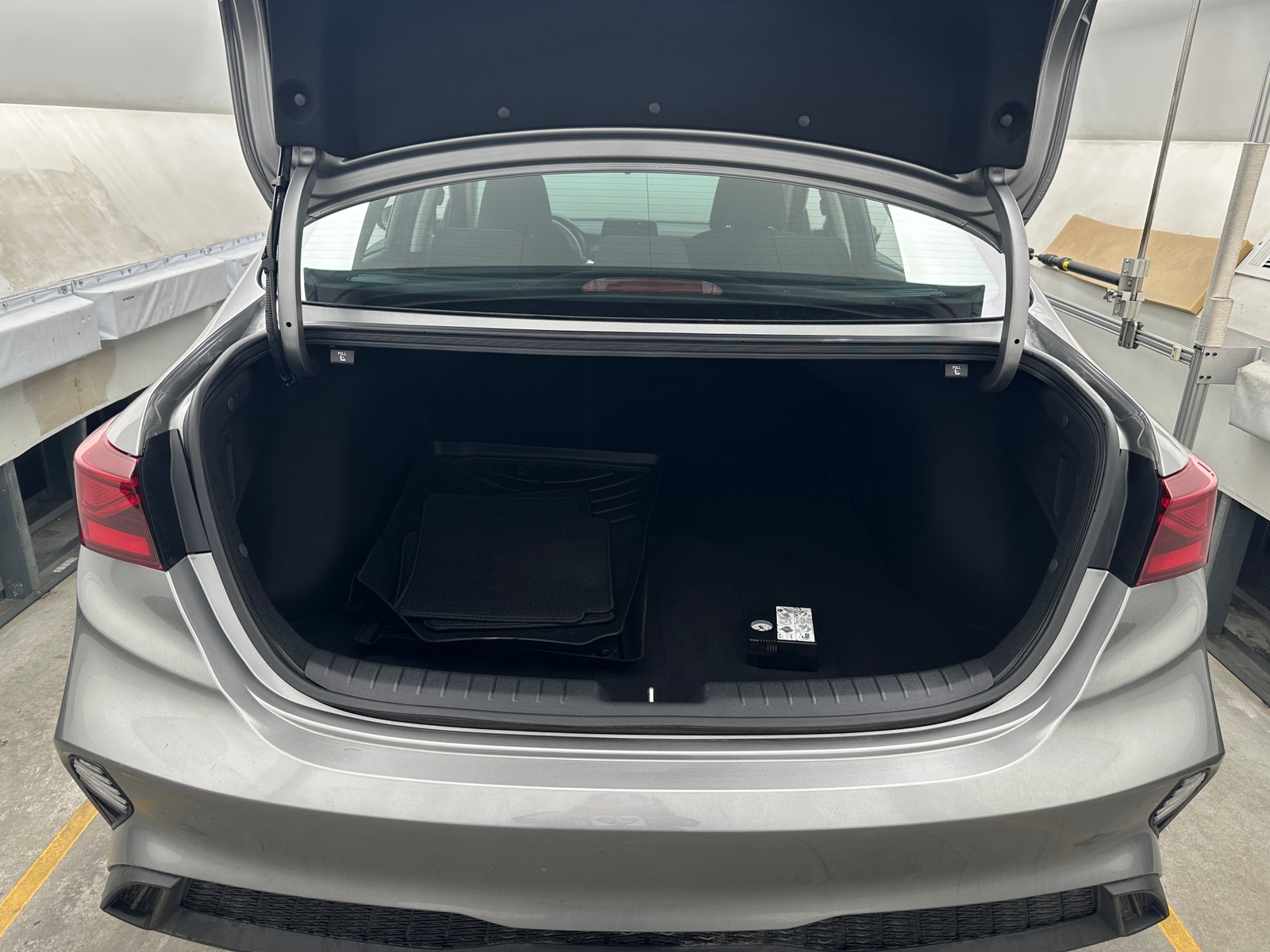 Thumbnail: 2022 Kia Forte - 7