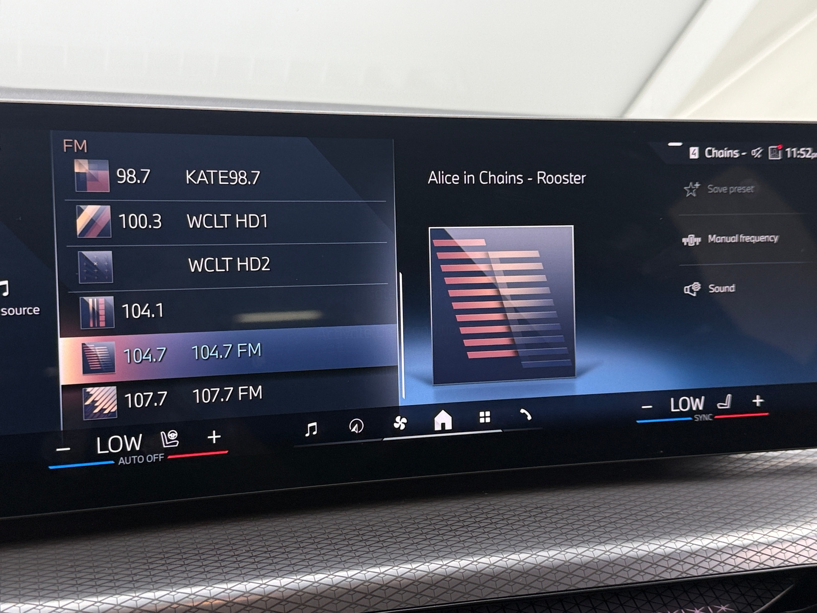 Thumbnail: 2025 BMW 3 Series - 3