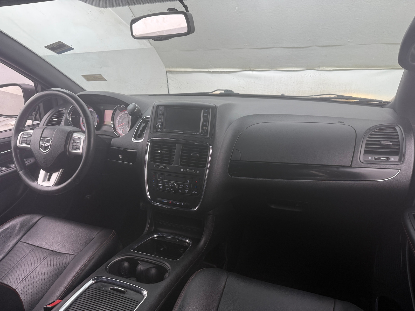 Thumbnail: 2018 Dodge Grand Caravan - 2