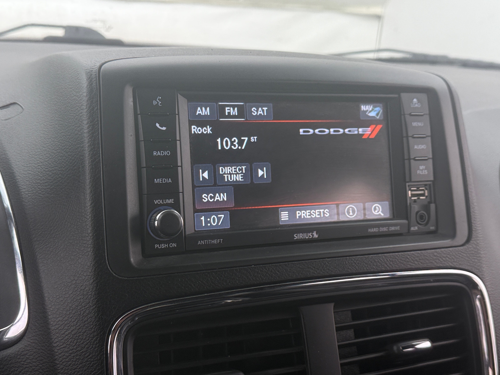 Thumbnail: 2018 Dodge Grand Caravan - 3