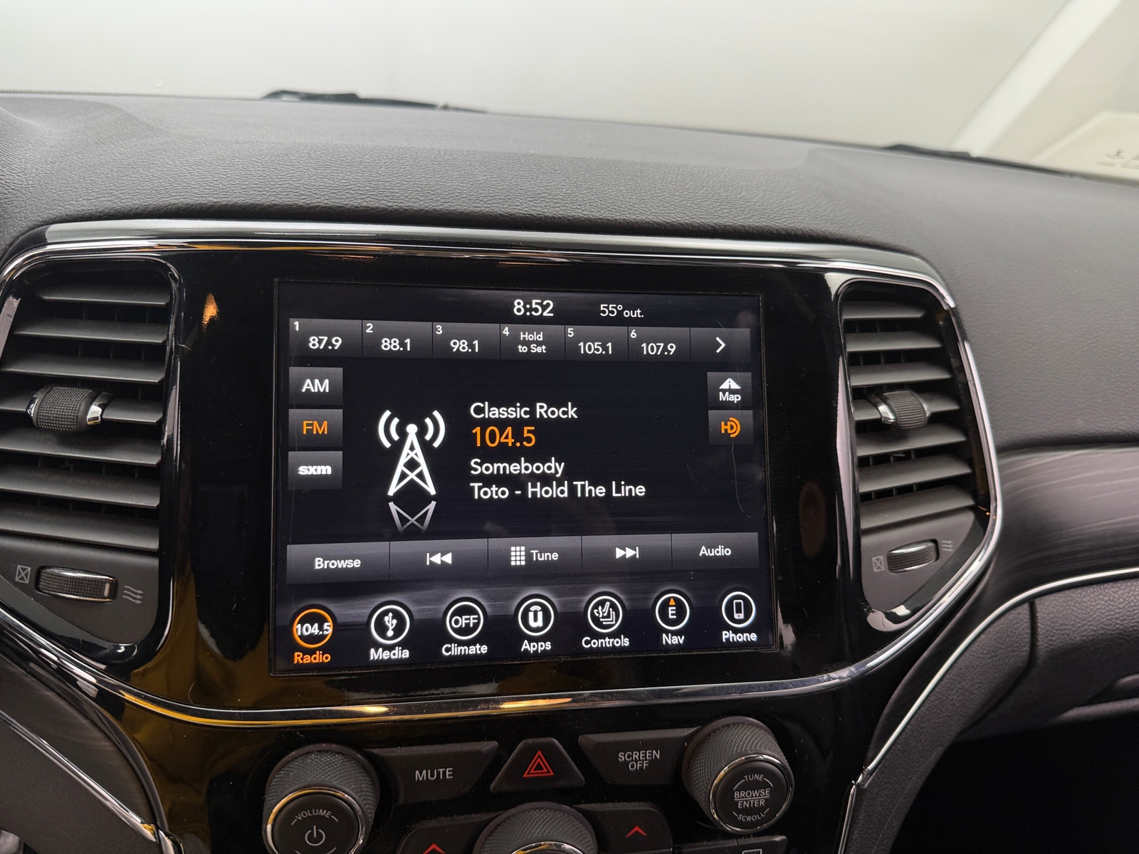 Thumbnail: 2019 Jeep Grand Cherokee - 3