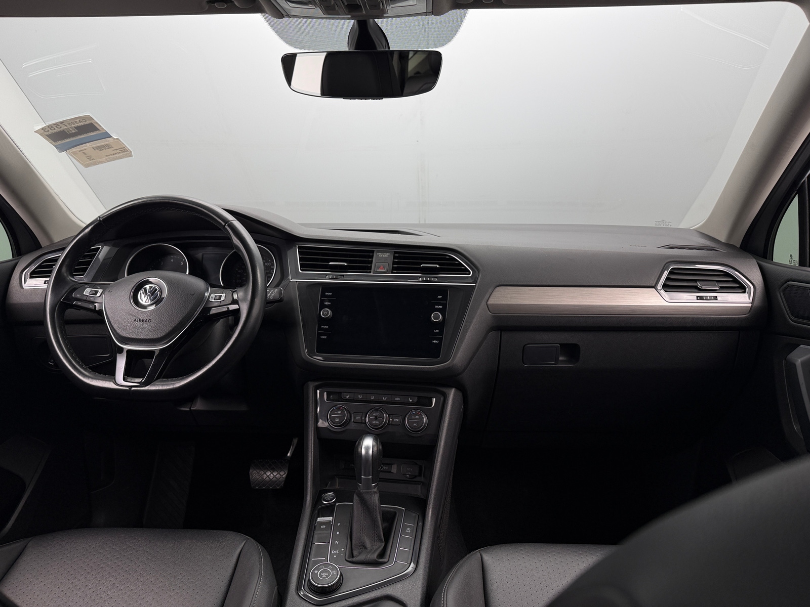 Thumbnail: 2019 Volkswagen Tiguan - 2