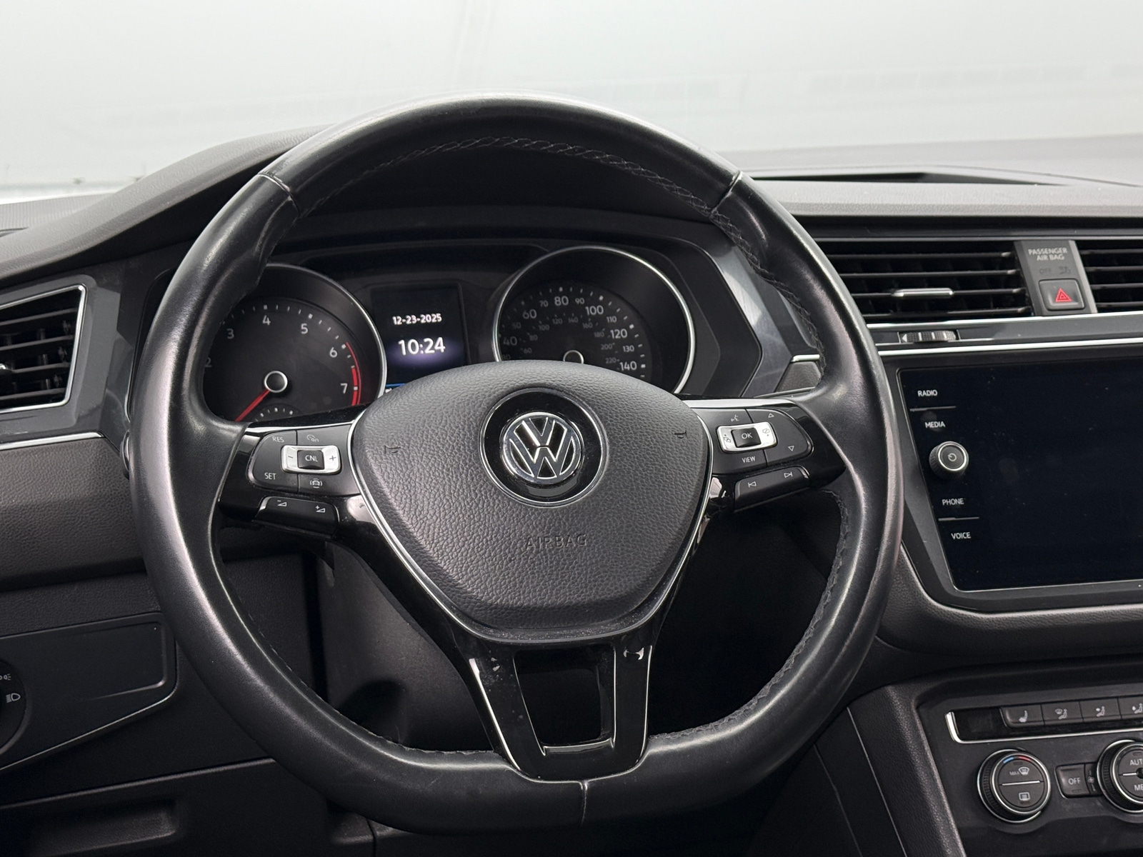 Thumbnail: 2019 Volkswagen Tiguan - 4