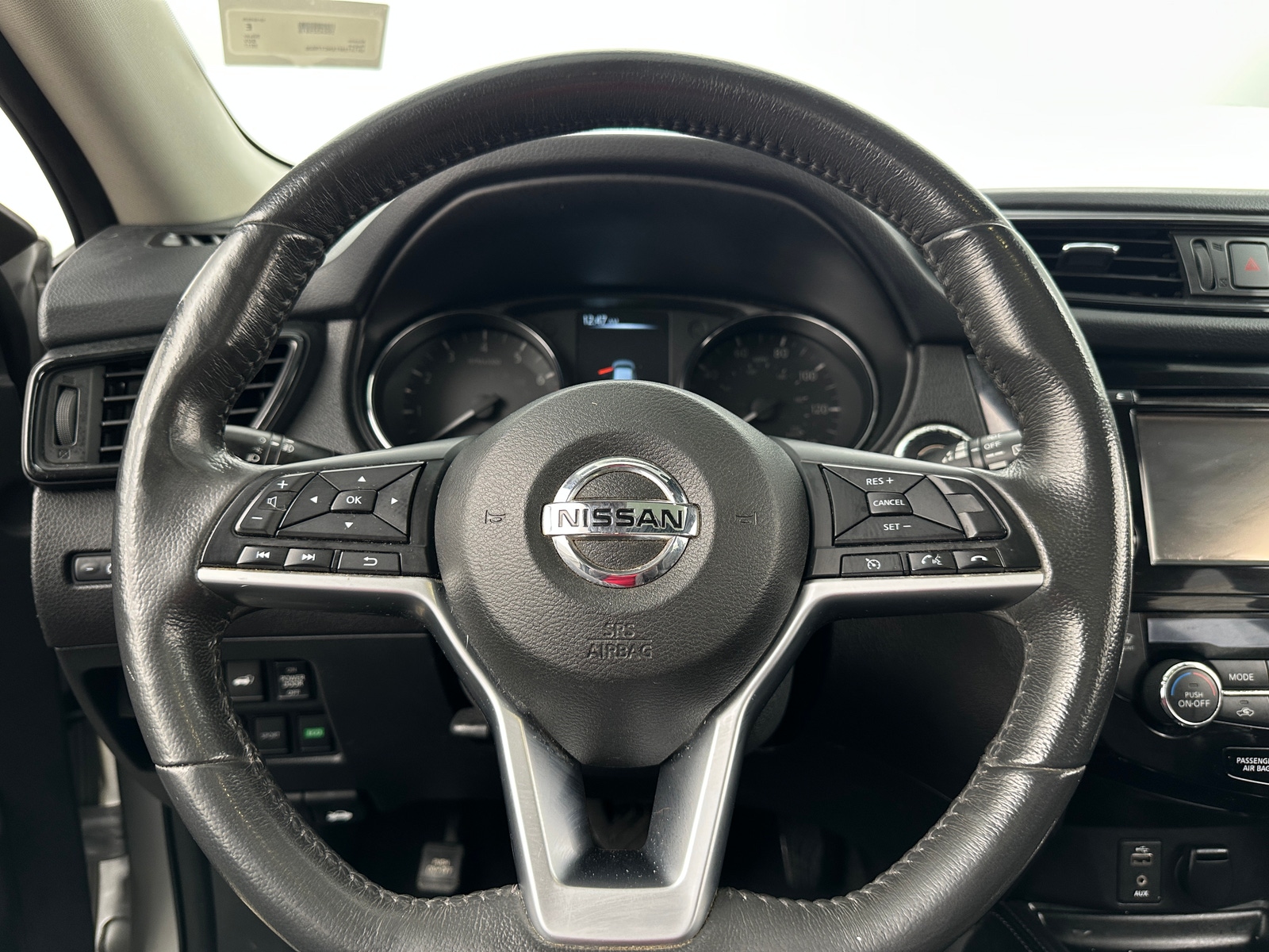 Thumbnail: 2017 Nissan Rogue - 4