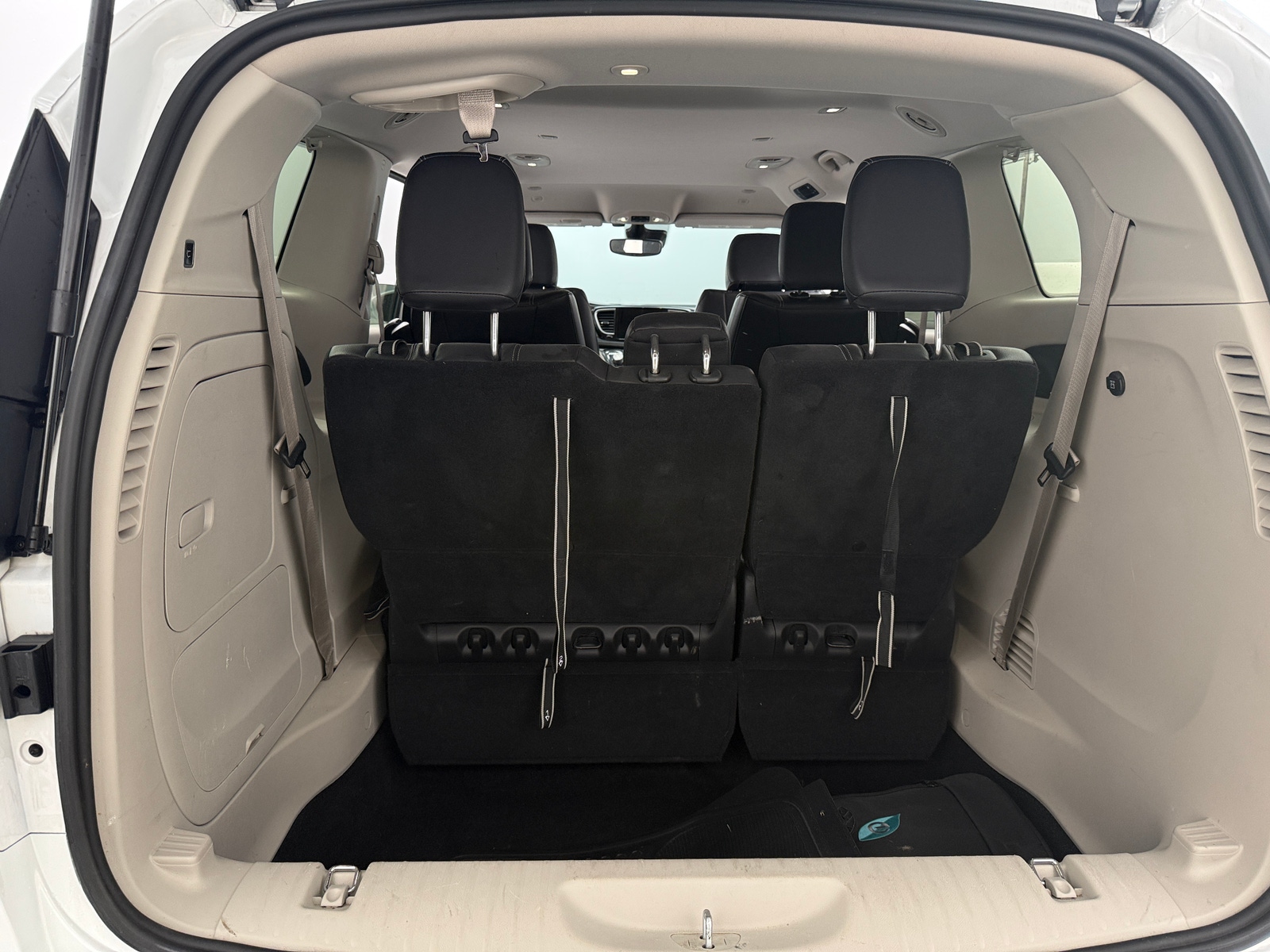 Thumbnail: 2022 Chrysler Pacifica - 6