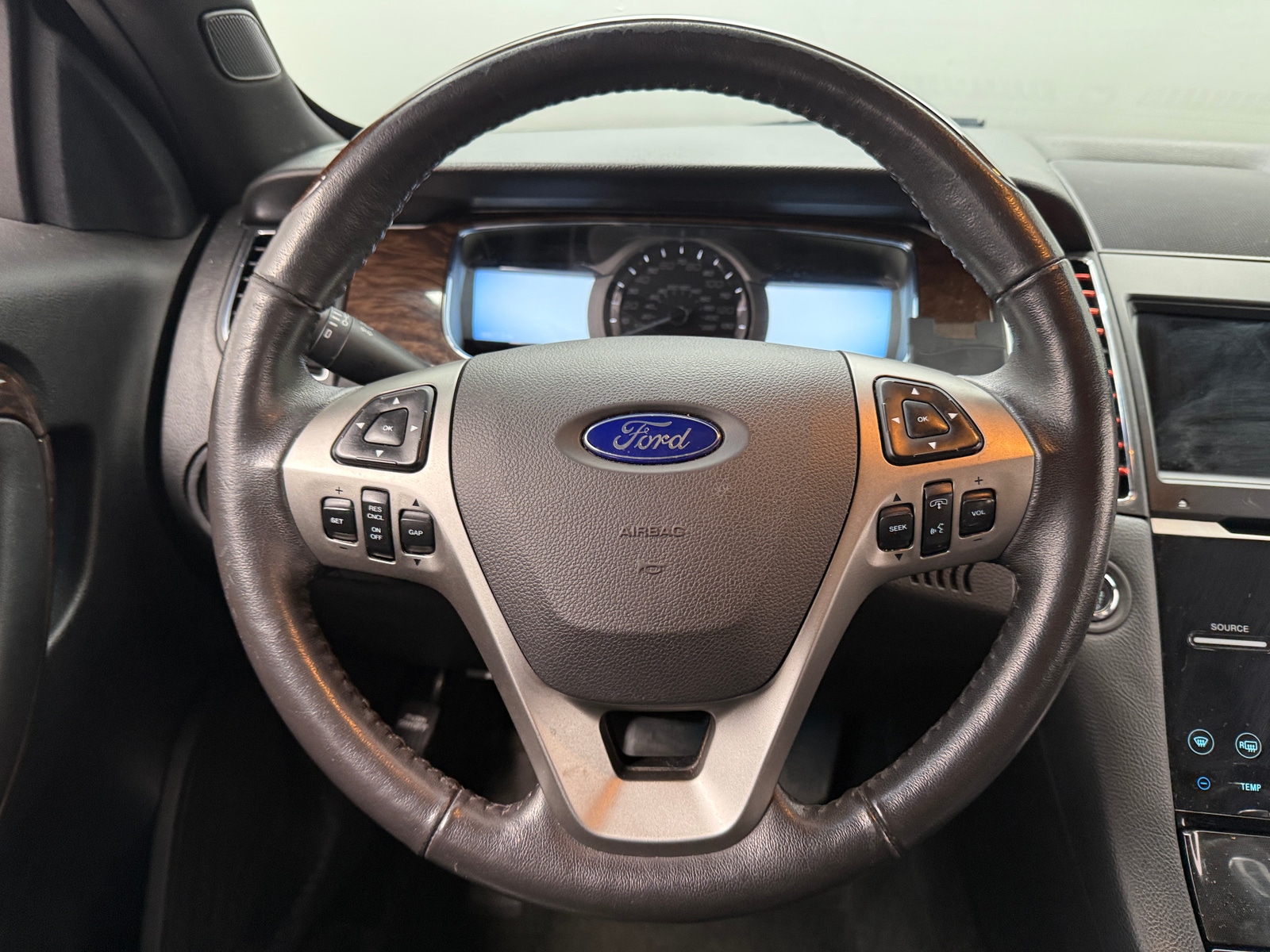 Thumbnail: 2016 Ford Taurus - 4