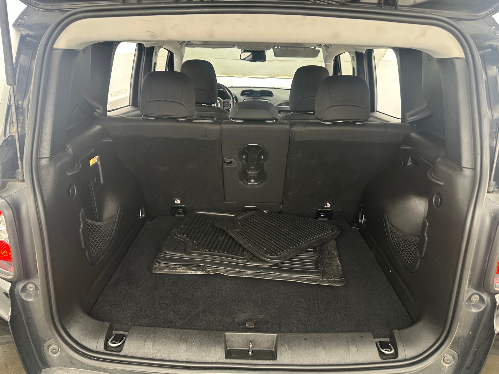 Thumbnail: 2018 Jeep Renegade - 7