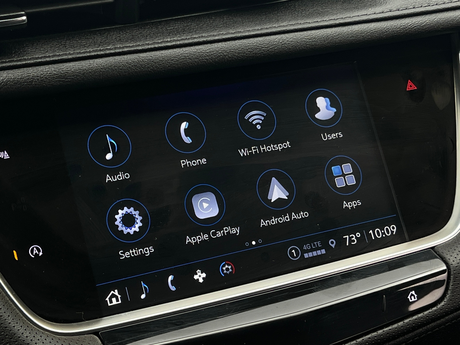 Thumbnail: 2024 Cadillac XT5 - 3