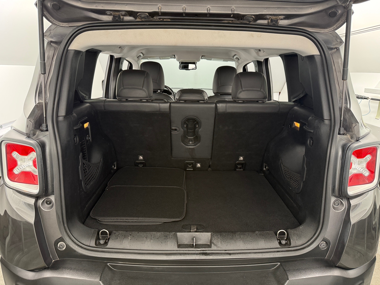 Thumbnail: 2016 Jeep Renegade - 6