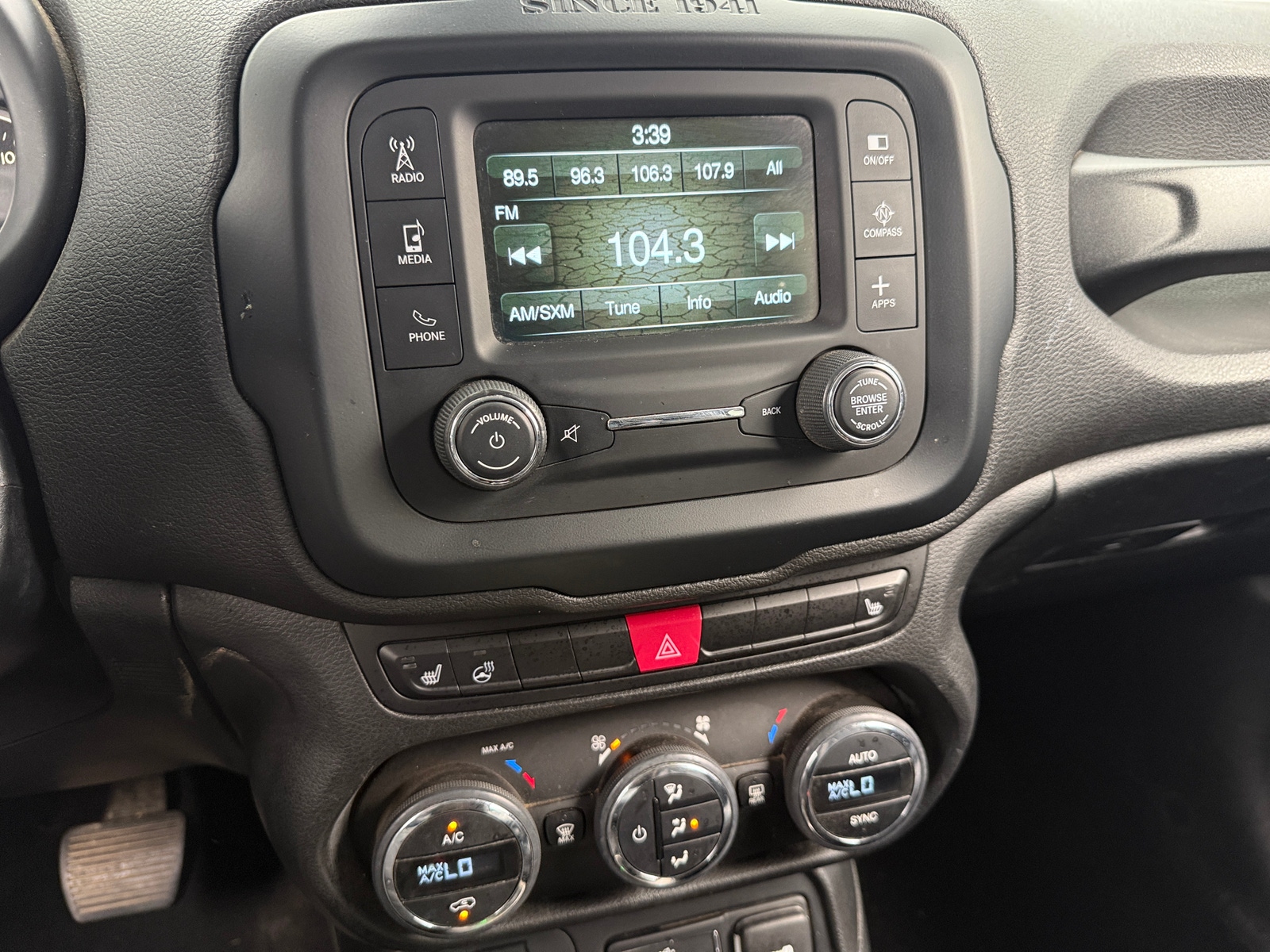 Thumbnail: 2016 Jeep Renegade - 3