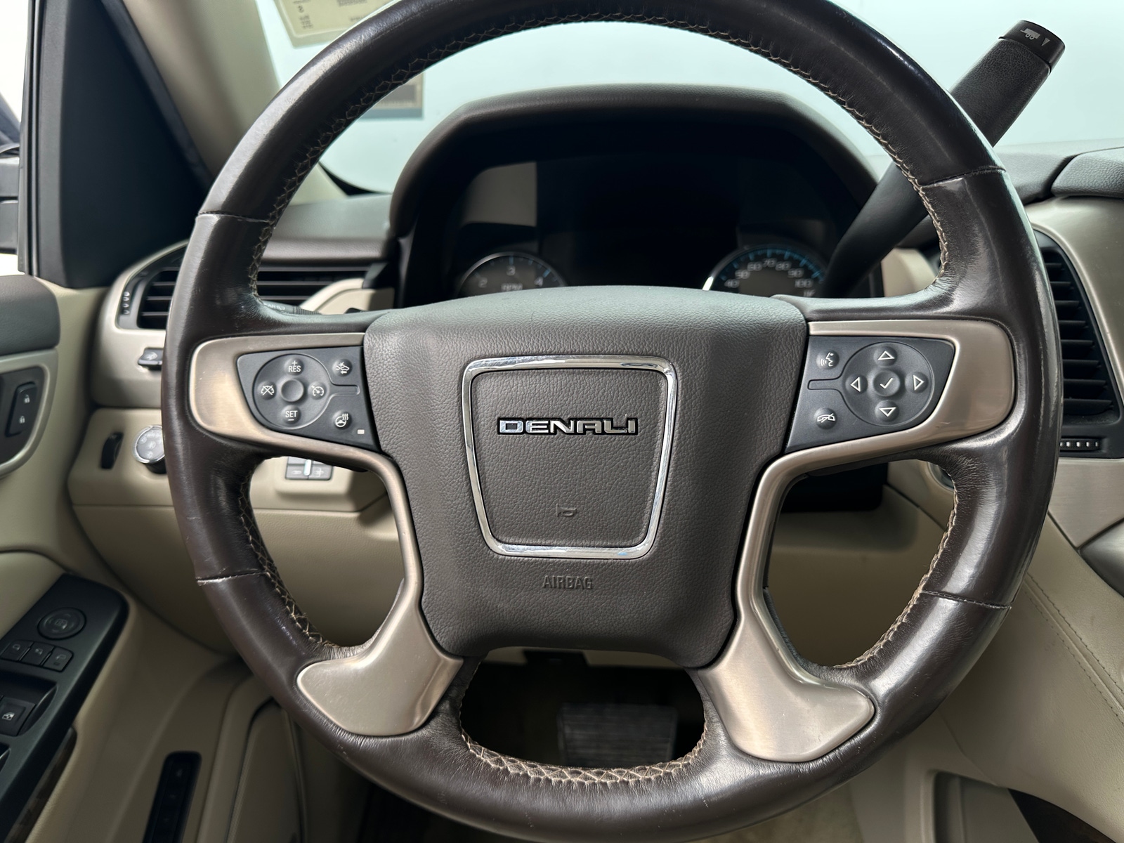 Thumbnail: 2019 GMC Yukon XL - 4