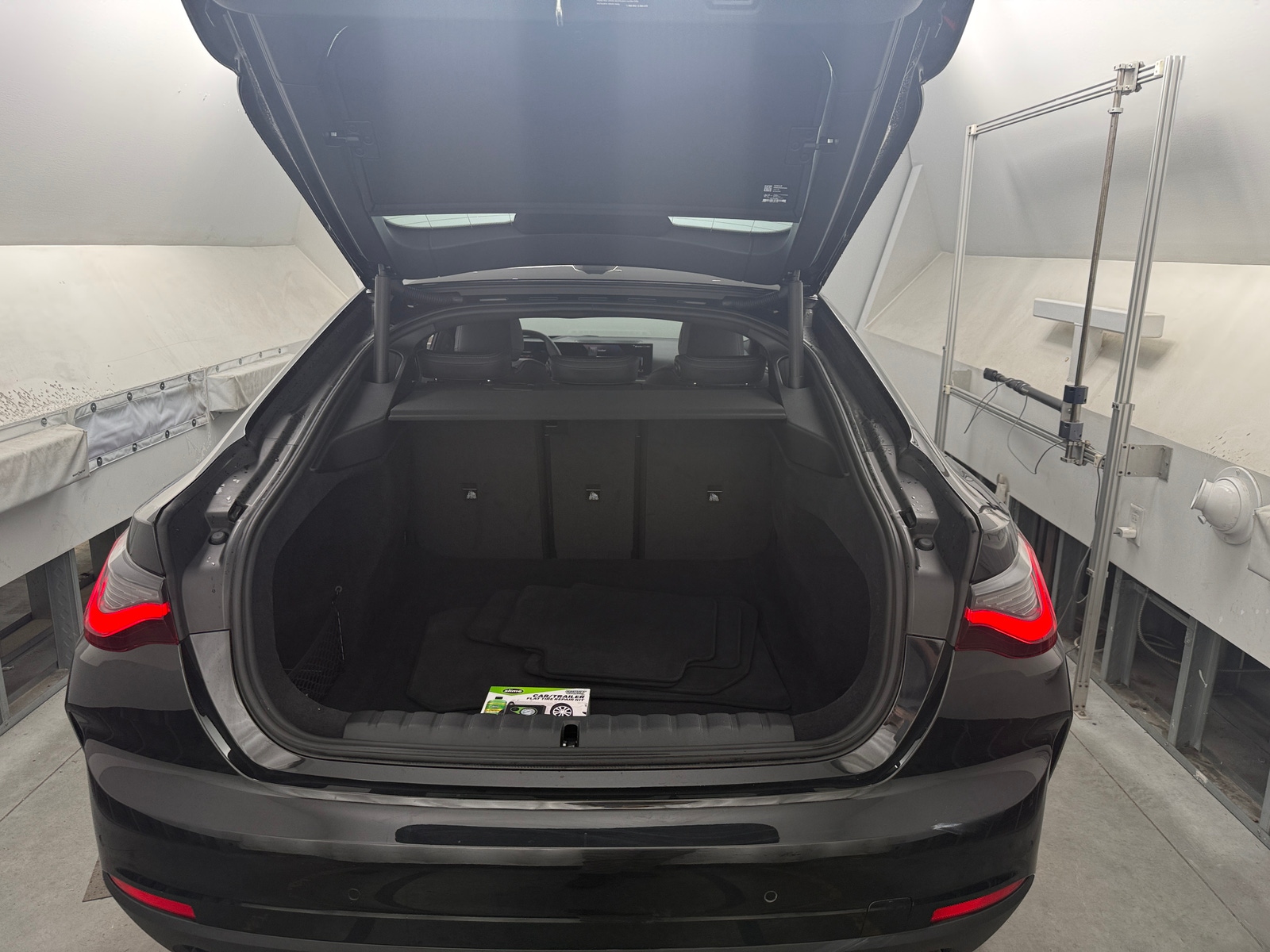 Thumbnail: 2025 BMW 4 Series - 4