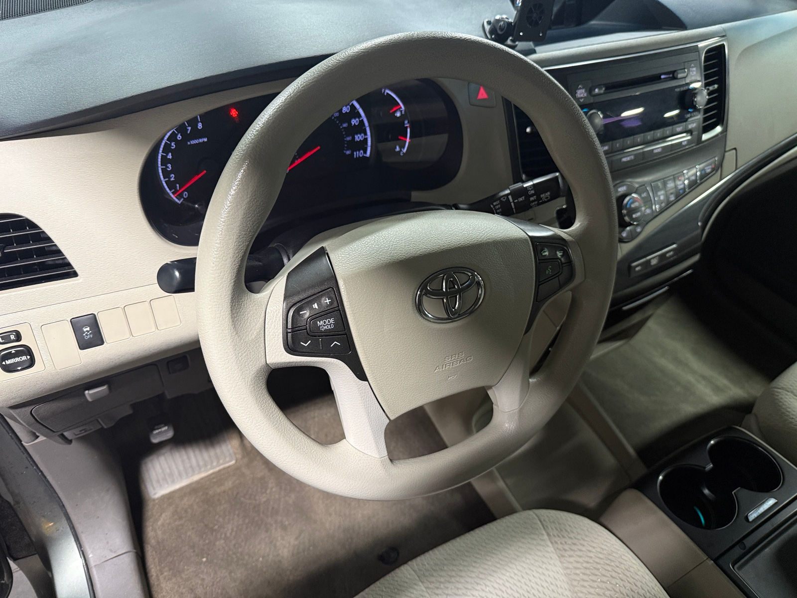 Thumbnail: 2014 Toyota Sienna - 5