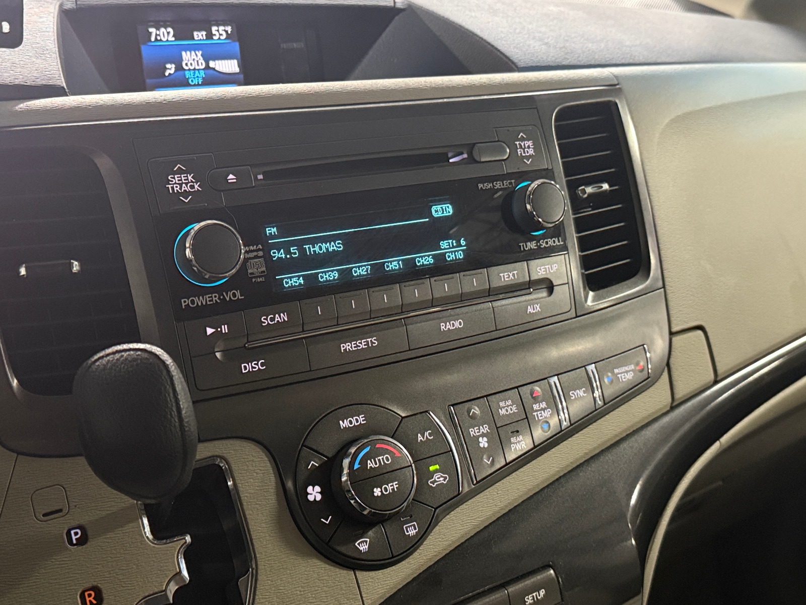 Thumbnail: 2014 Toyota Sienna - 4