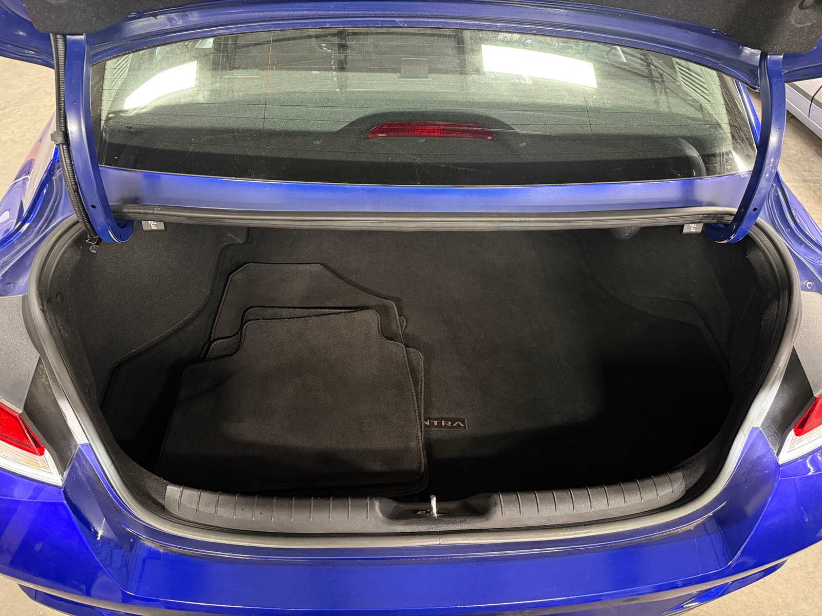 Thumbnail: 2022 Hyundai Elantra - 7