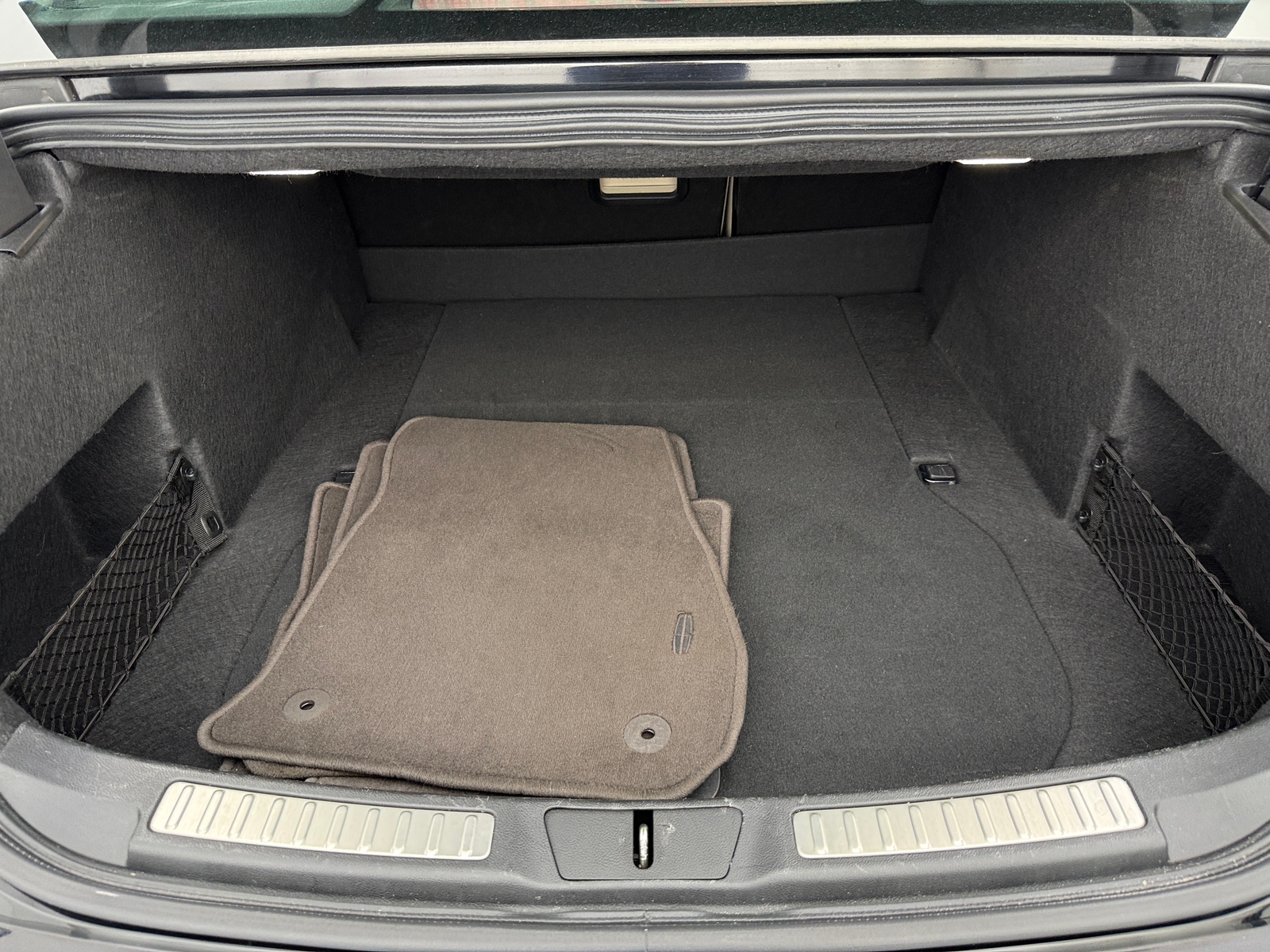 Thumbnail: 2018 Lincoln Continental - 6