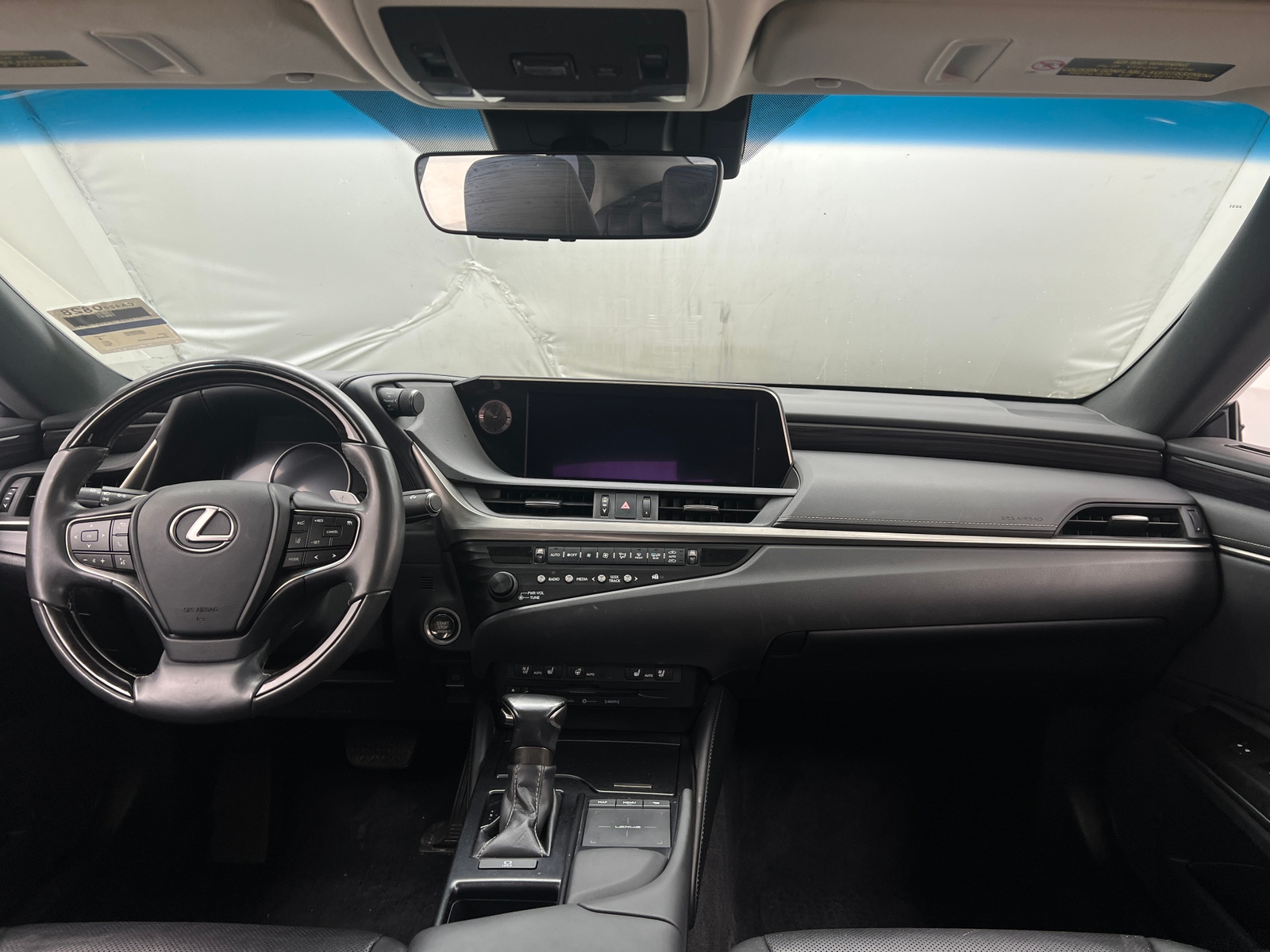 Thumbnail: 2019 Lexus ES - 2