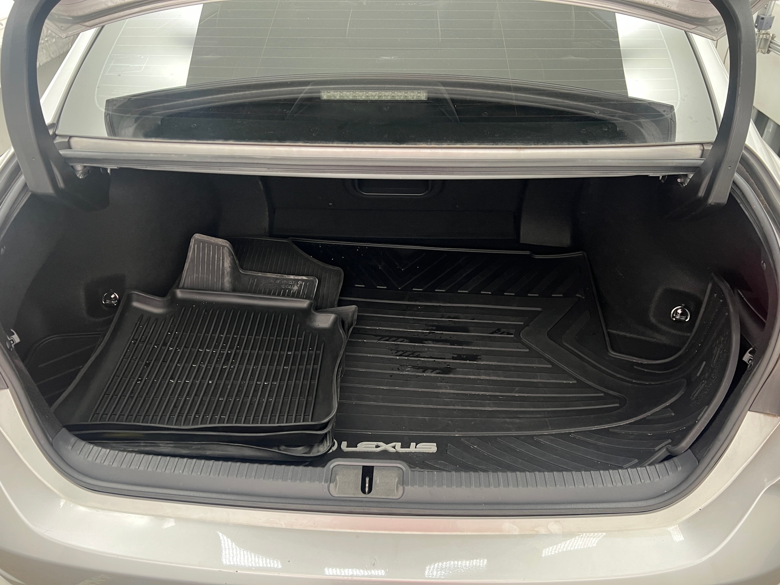 Thumbnail: 2019 Lexus ES - 6