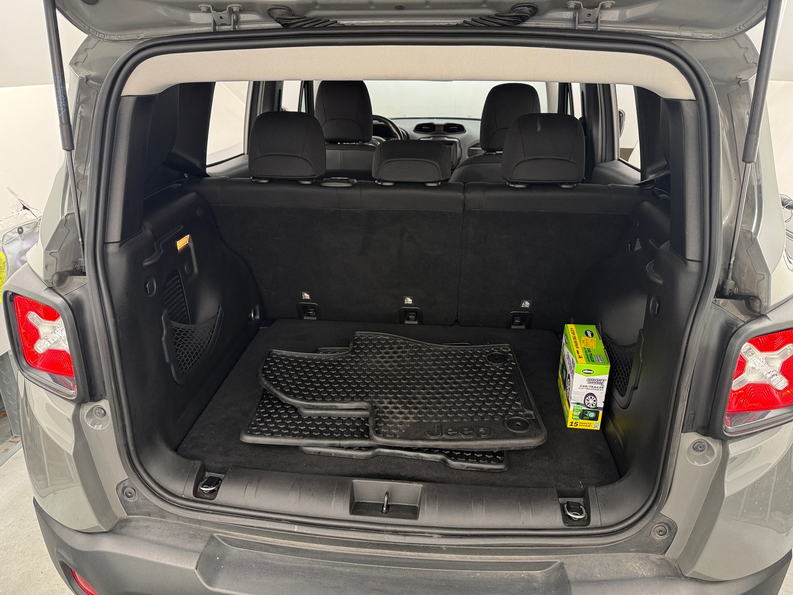 Thumbnail: 2019 Jeep Renegade - 7