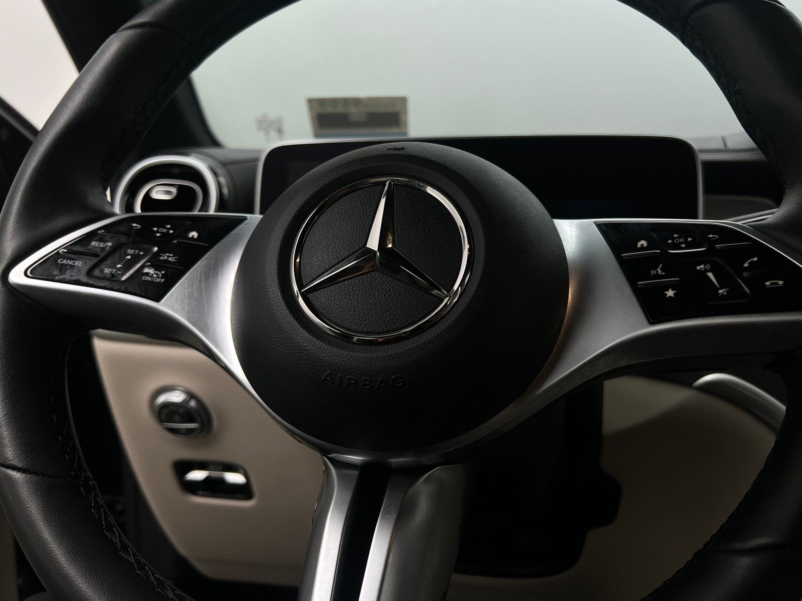 Thumbnail: 2024 Mercedes-Benz GLC - 4