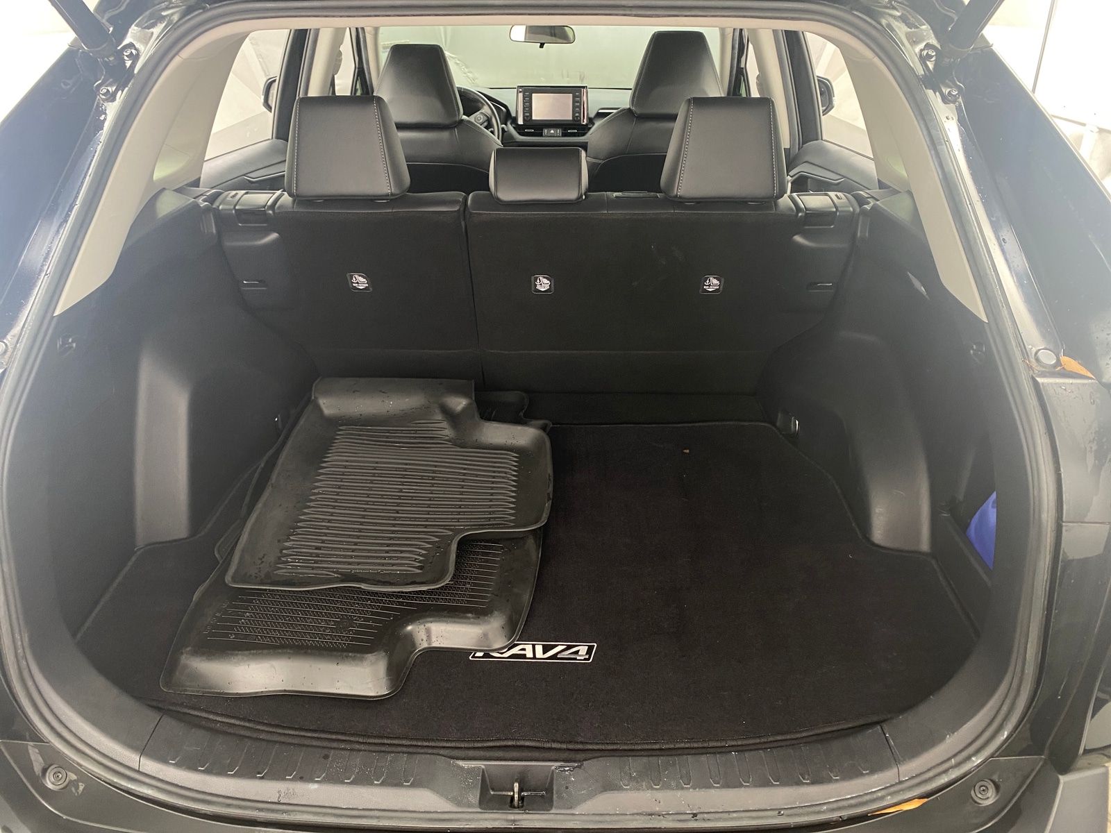 Thumbnail: 2019 Toyota RAV4 - 6