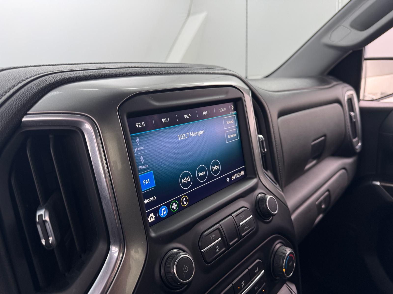 Thumbnail: 2020 Chevrolet Silverado 1500 - 4