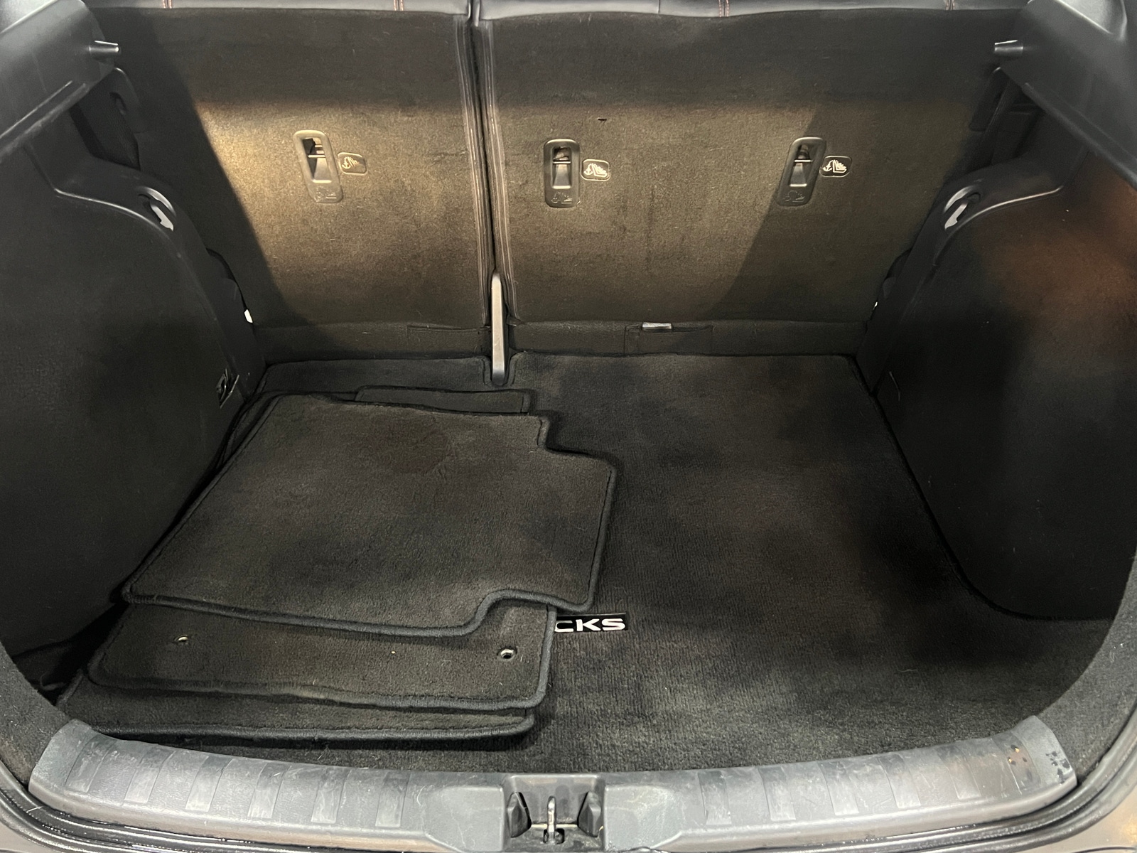 Thumbnail: 2019 Nissan Kicks - 6