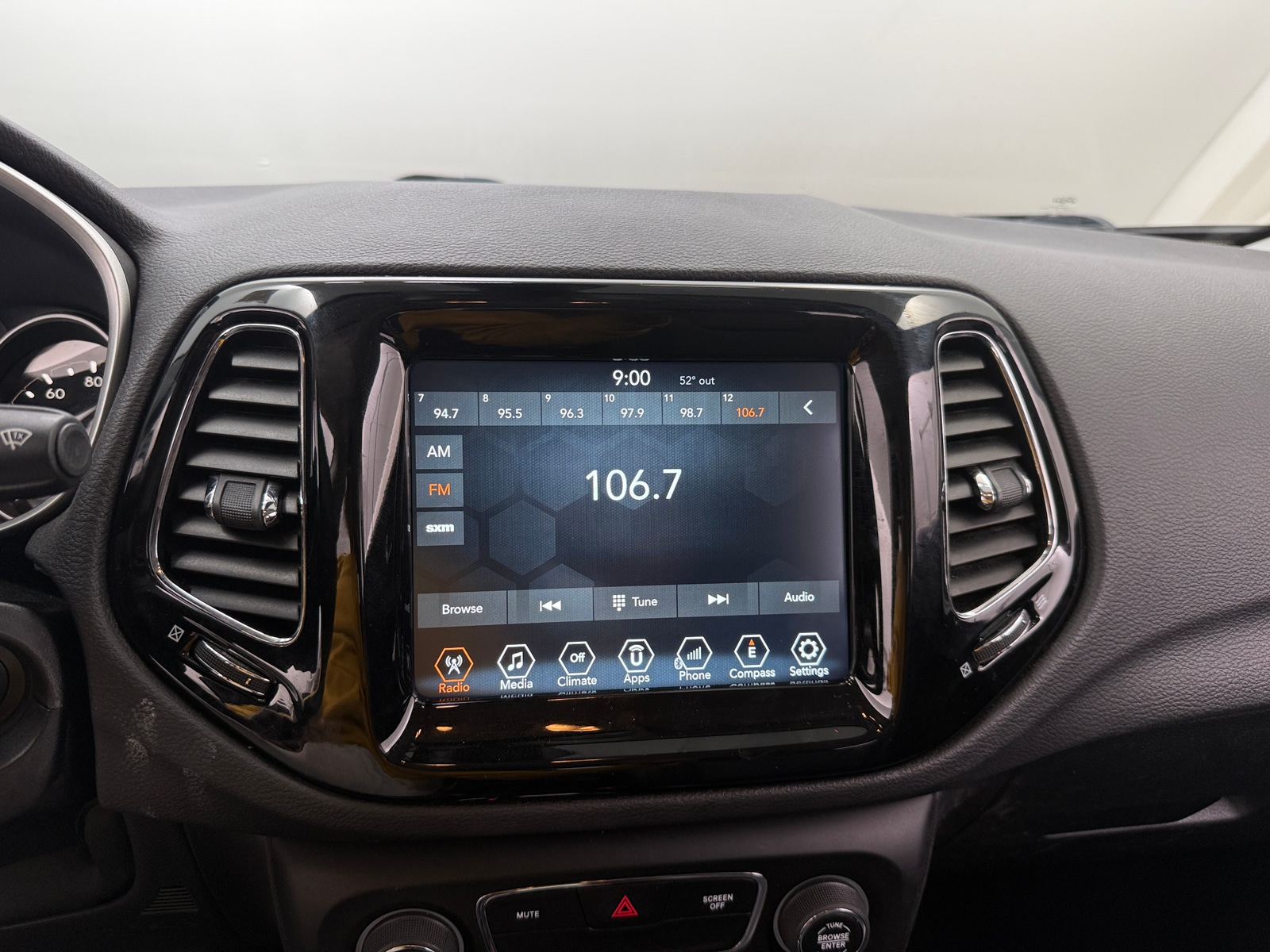 Thumbnail: 2018 Jeep Compass - 3