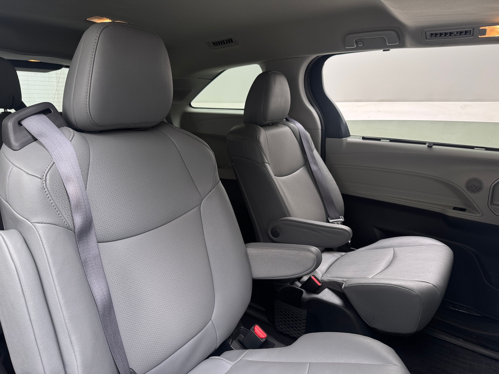 Thumbnail: 2023 Toyota Sienna - 5