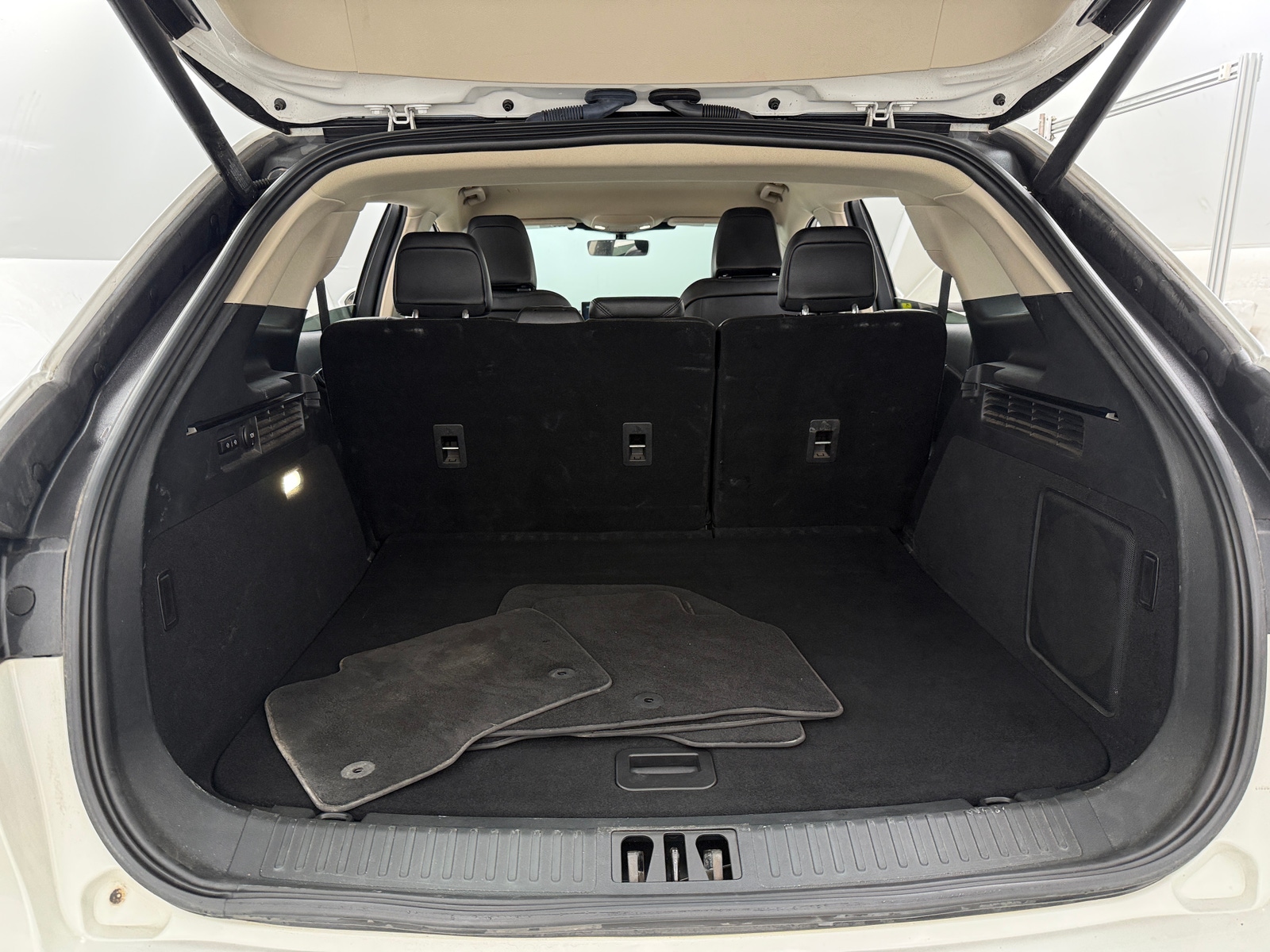 Thumbnail: 2023 Lincoln Nautilus - 6