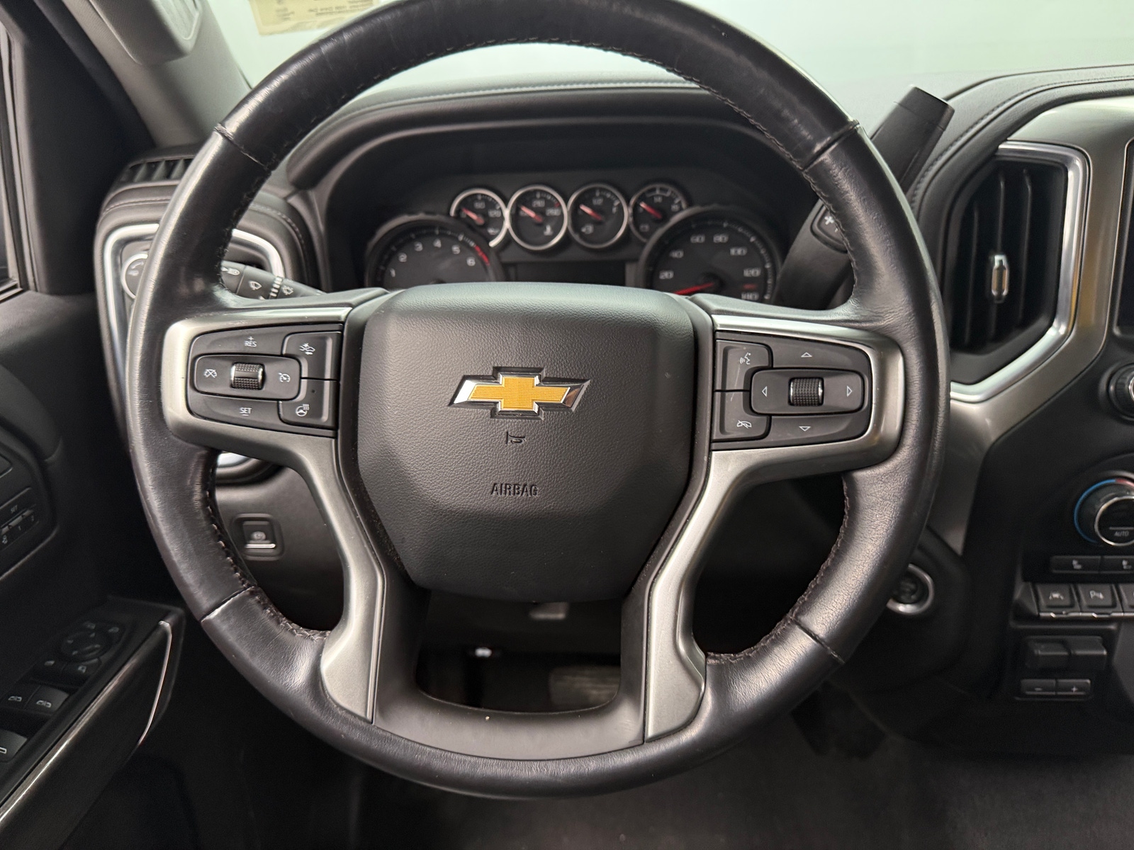 Thumbnail: 2021 Chevrolet Silverado 1500 - 4