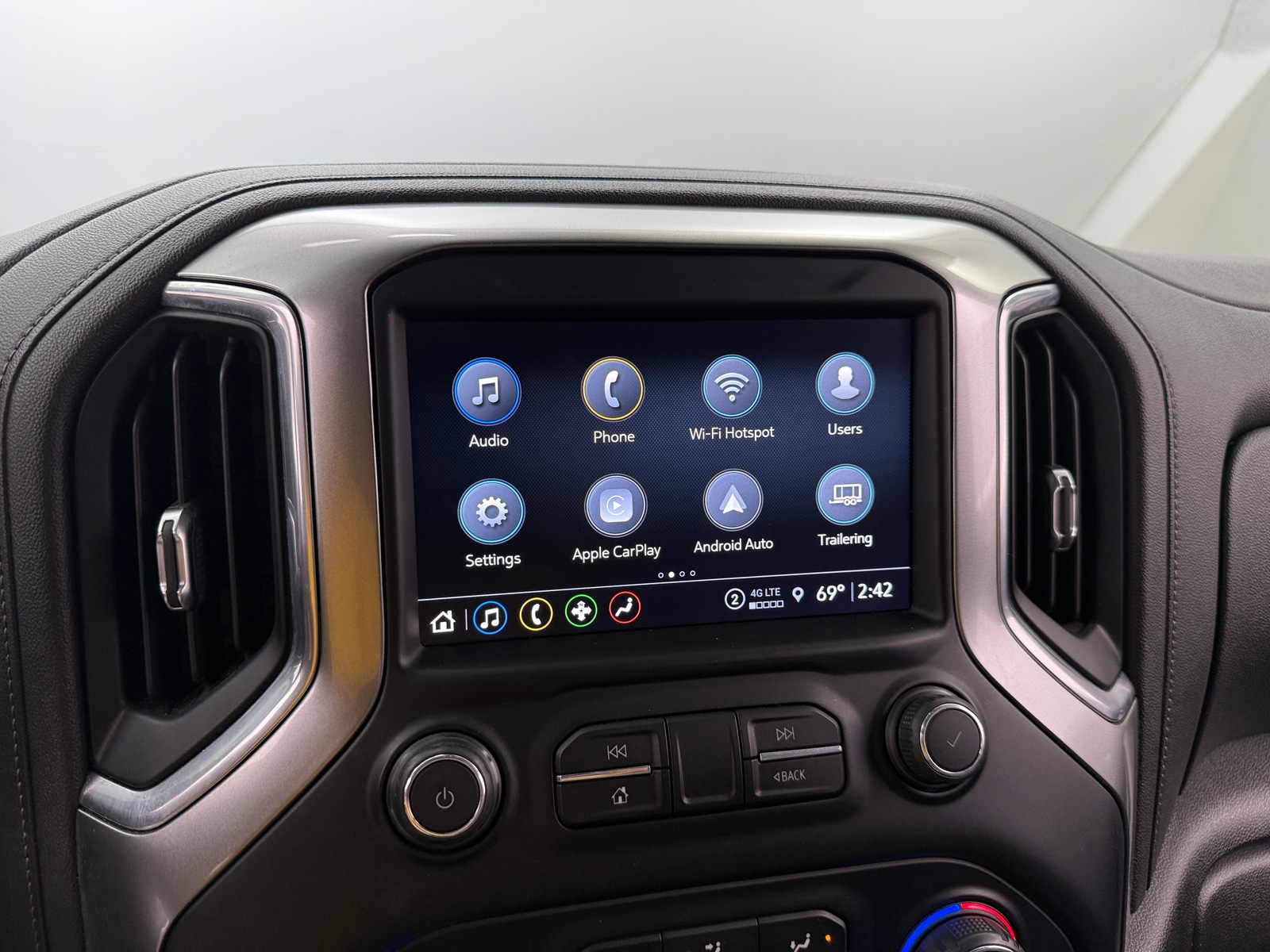 Thumbnail: 2021 Chevrolet Silverado 1500 - 3